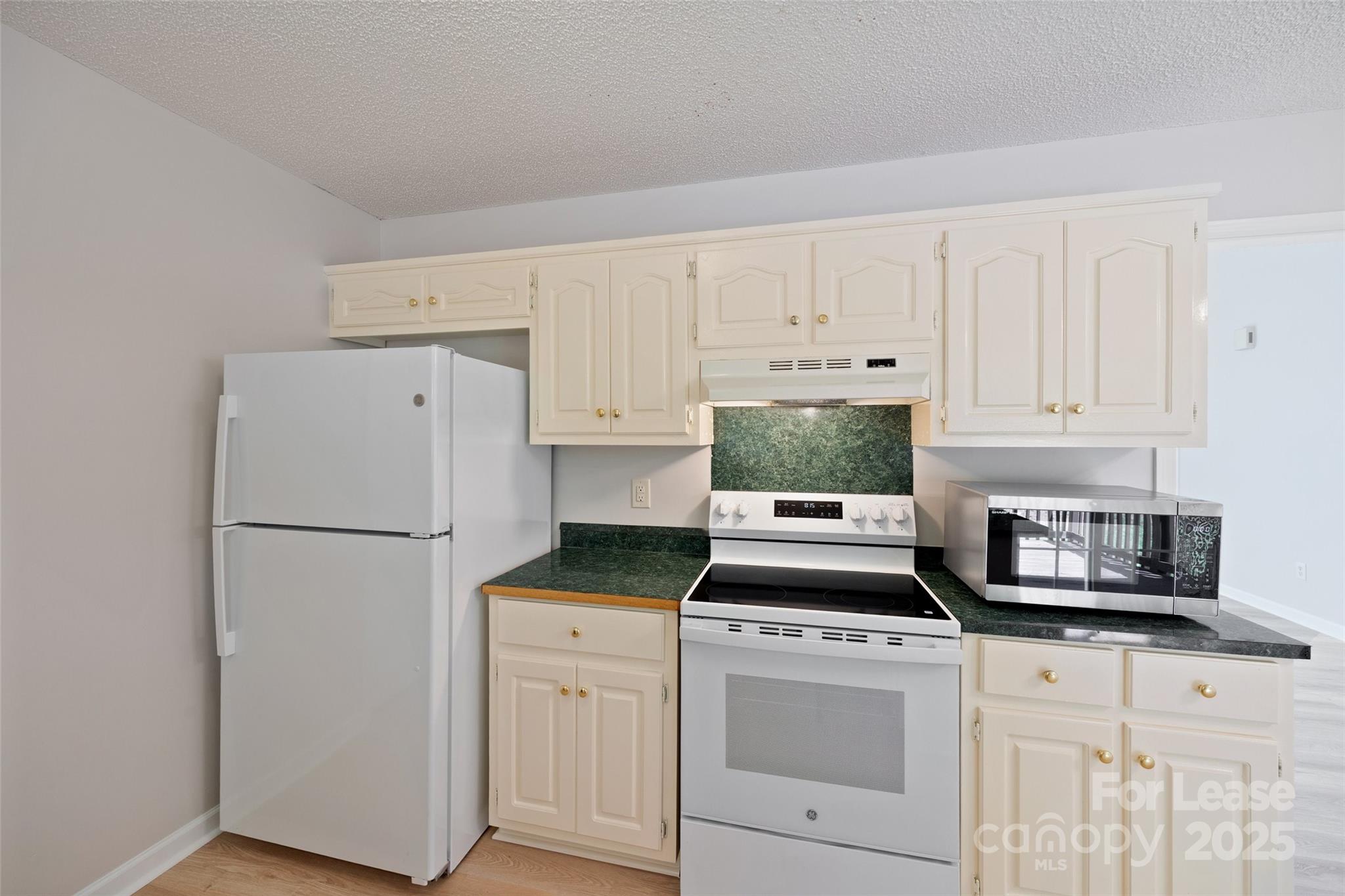 Avery Lake - Residential Lease