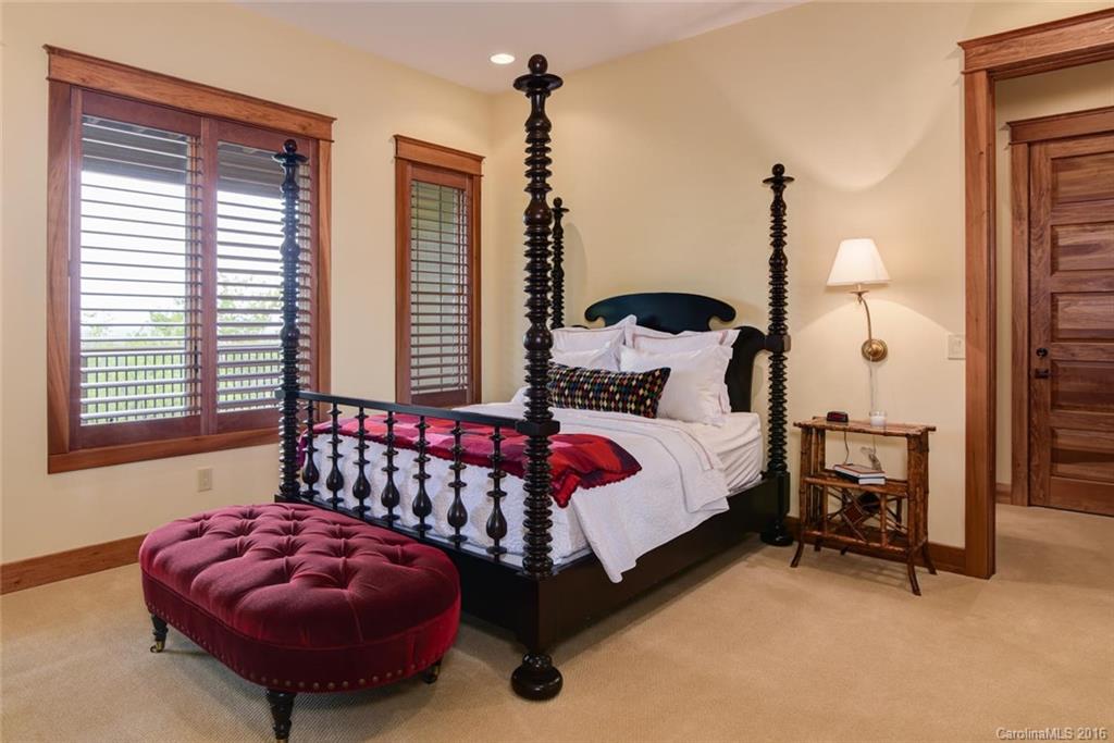 Reynolds Mountain - Residential