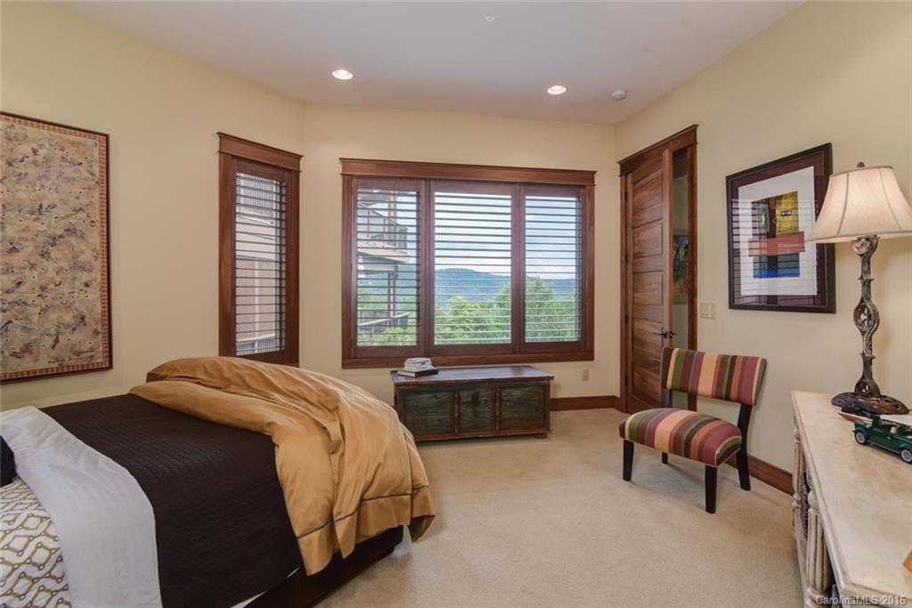 Reynolds Mountain - Residential