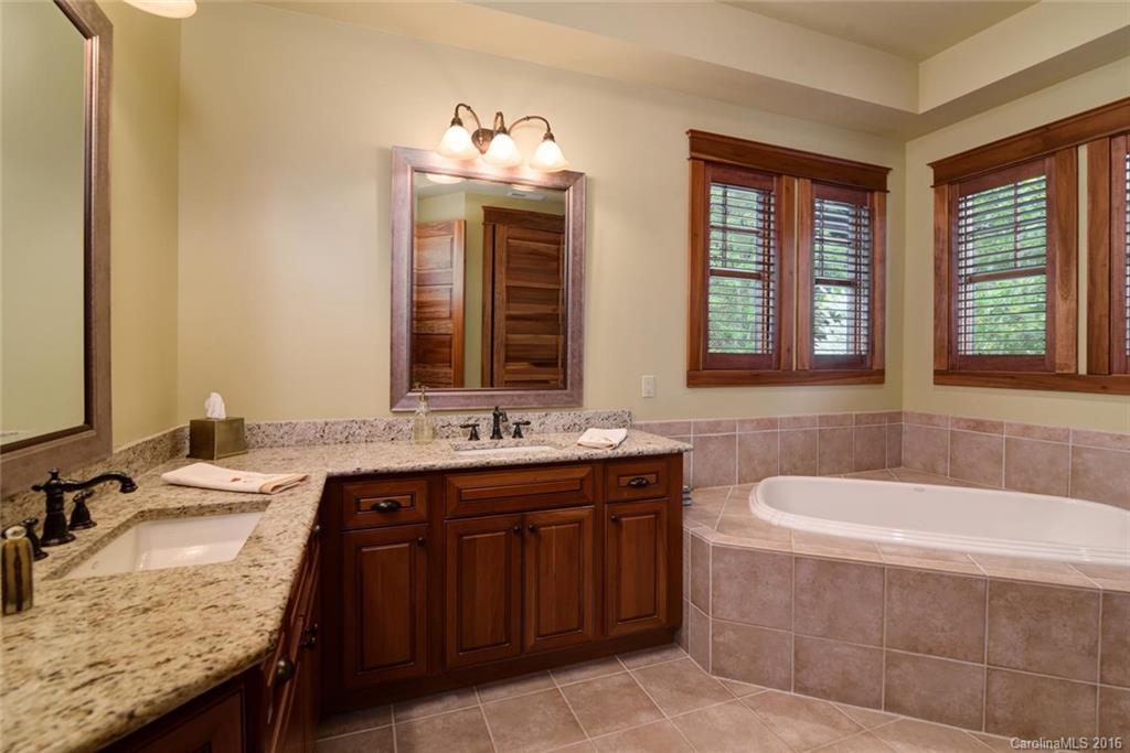 Reynolds Mountain - Residential