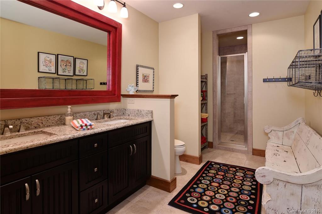 Reynolds Mountain - Residential