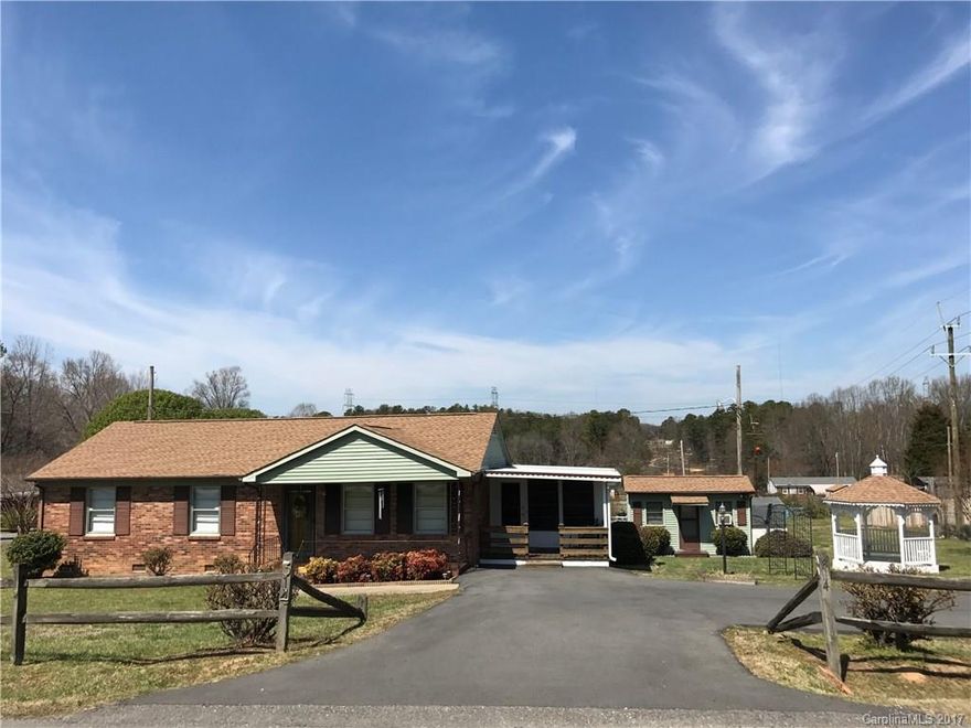 One story brick home pre-appraised for $115,000.Only 2.5 mi to I-85 at Eastridge Mall. 1/2 mi to 321.Bring ideas to update this one owner home loved since 1971.New kitchen flooring.3 covered porches.Wired strg bldg w/window unit. 2nd metal bldg/shop also wired.Propane gas pack & A/C for main home (baseboard and window unit for back up). Sep. split system ac/elec heat air handler for 2 sunrooms (window unit/wall htr for back up).Dbl width asphalt dr/turn around. Fridge remains. Roof 2013. Gazebo.