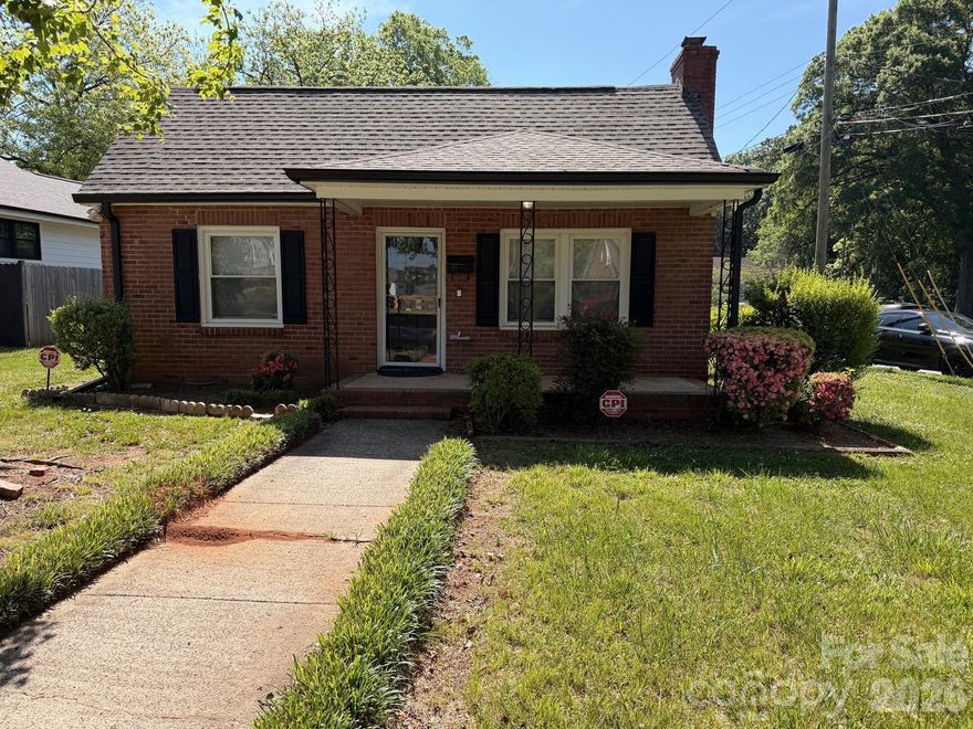 Great opportunity for investors, builders, or developers in a rapidly appreciating Charlotte pocket. This 2-bedroom, 1-bath home sits on approximately 0.19 acres and is zoned N1-C (ANDO), allowing for duplex or triplex development. Multiple duplex projects are emerging in the area, highlighting strong growth and redevelopment potential.

The property features 1,054 sq ft and was originally built in 1945, with key updates including roof, gutters, and soffits replaced within the last 2 years, and a full interior renovation completed in 2008. Ideal for a value-add hold, redevelopment, or new construction project. Strong upside in a location seeing increased new construction activity.
