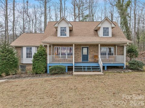24 Abbey Lane Hendersonville NC 28739