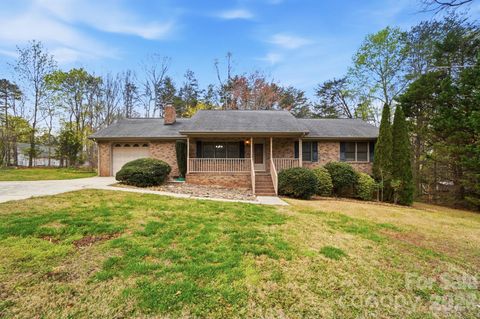 914 Spring Lake Drive Iron Station NC 28080