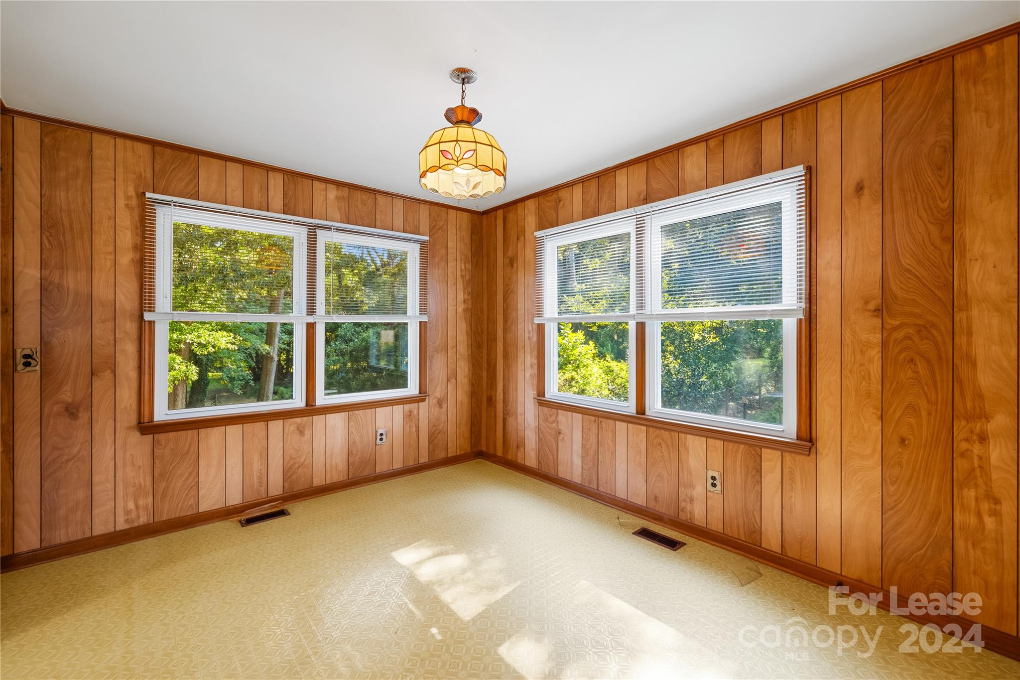 Eleanor Acres - Residential Lease