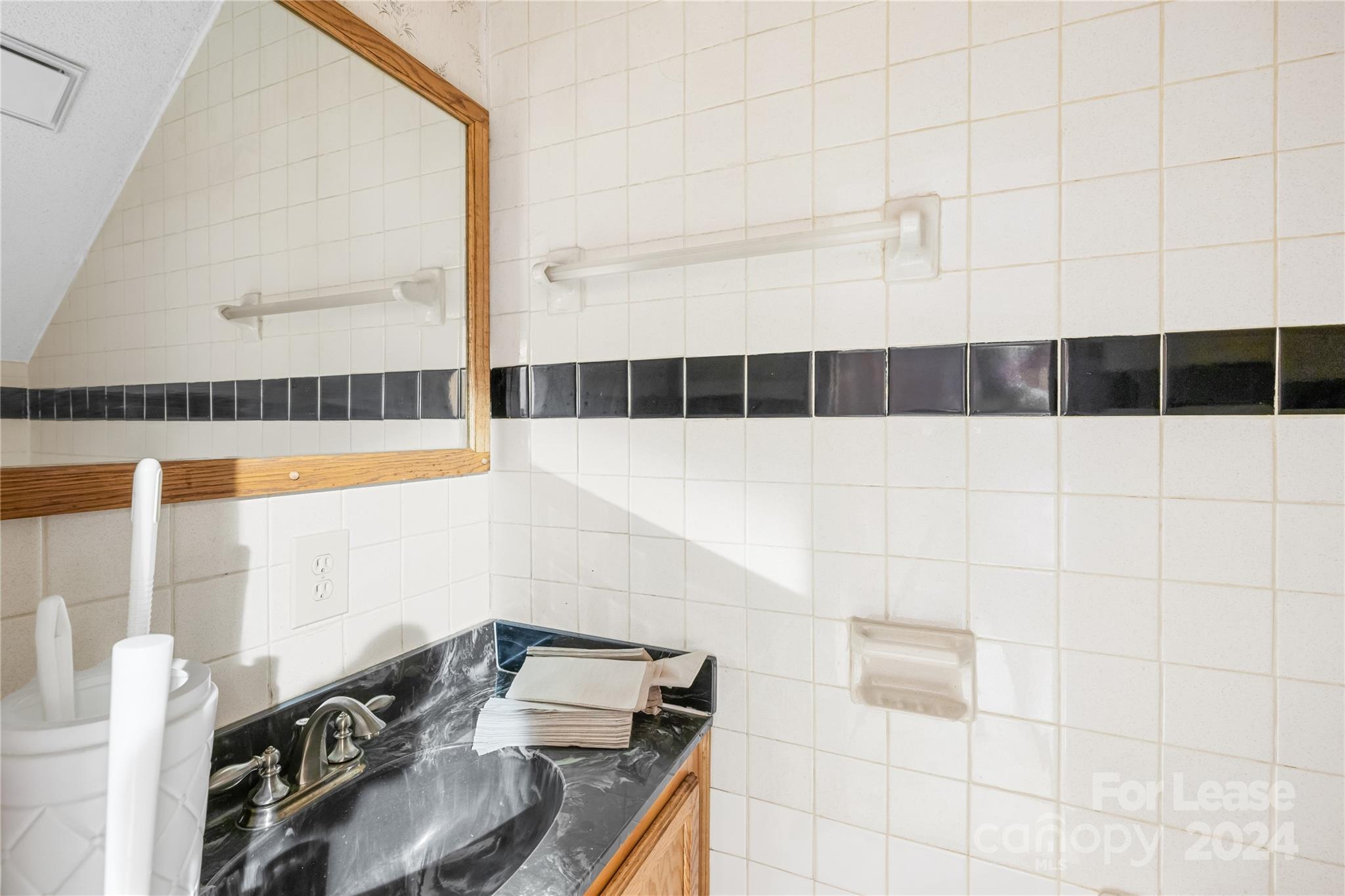 Eleanor Acres - Residential Lease