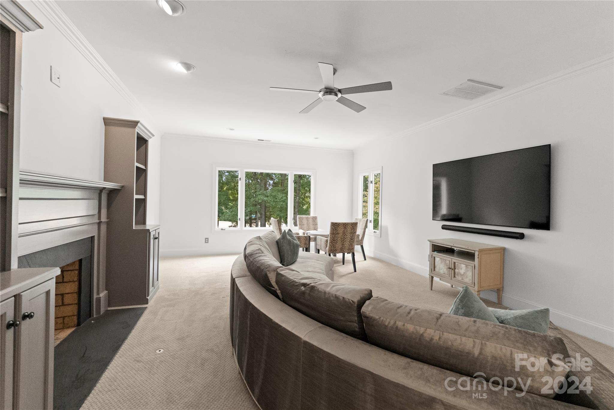 The Peninsula - Residential