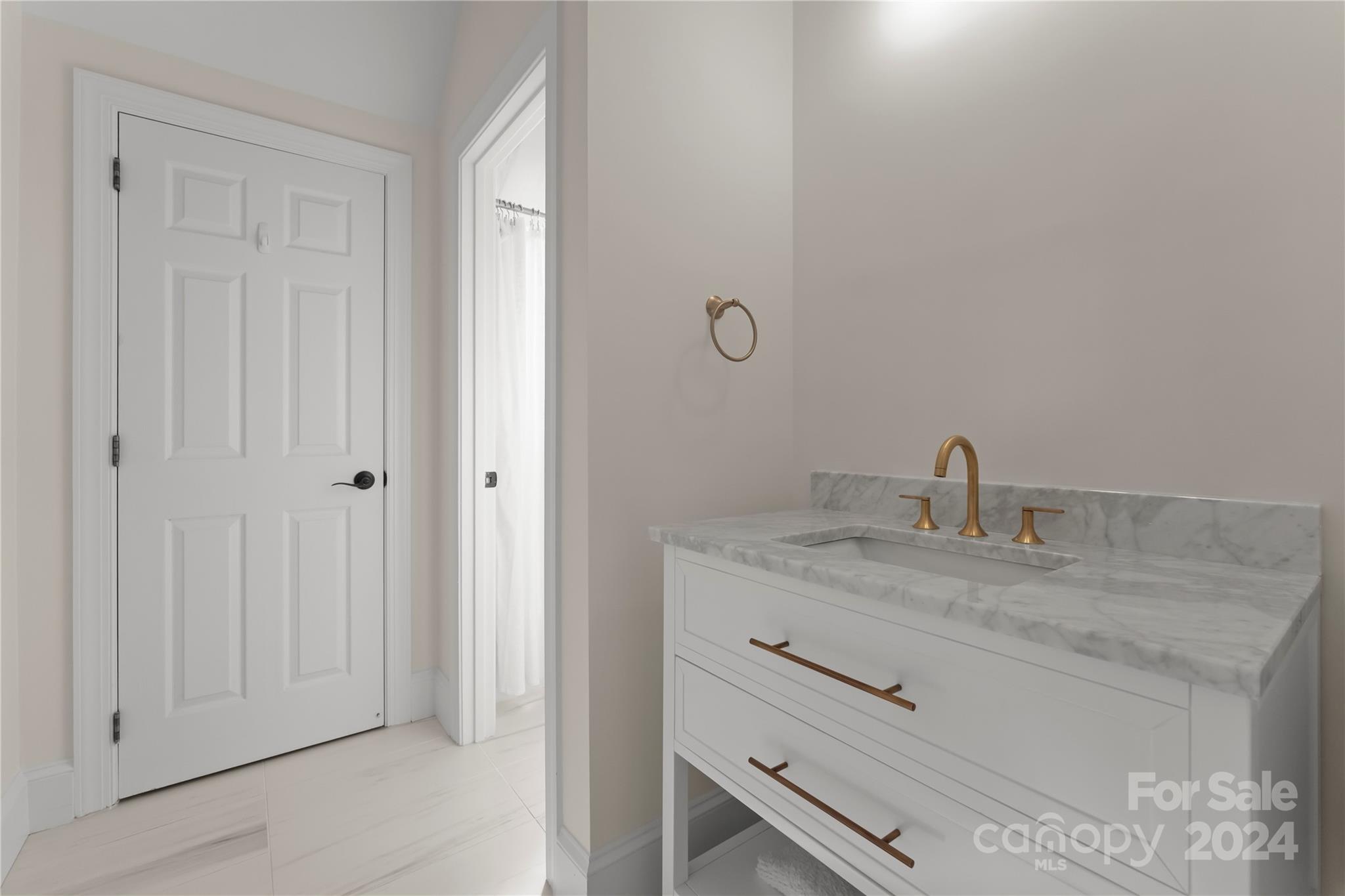 The Peninsula - Residential