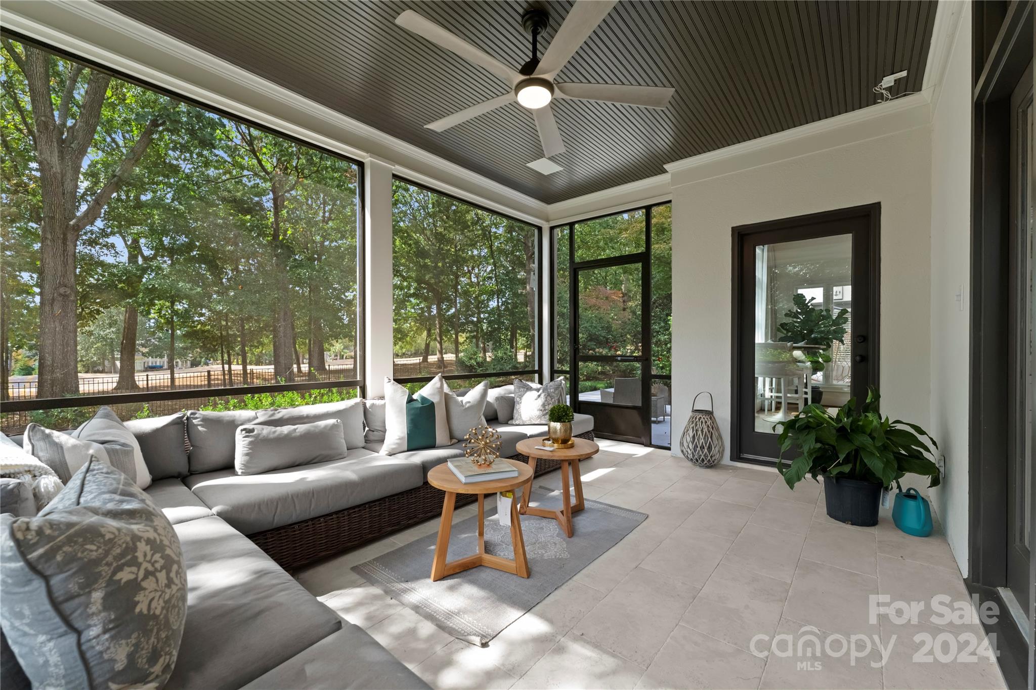 The Peninsula - Residential