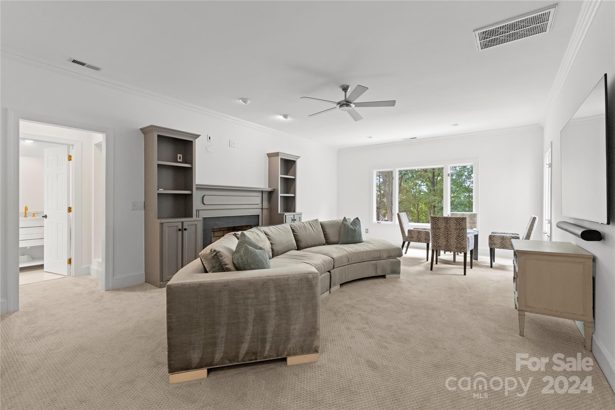 The Peninsula - Residential