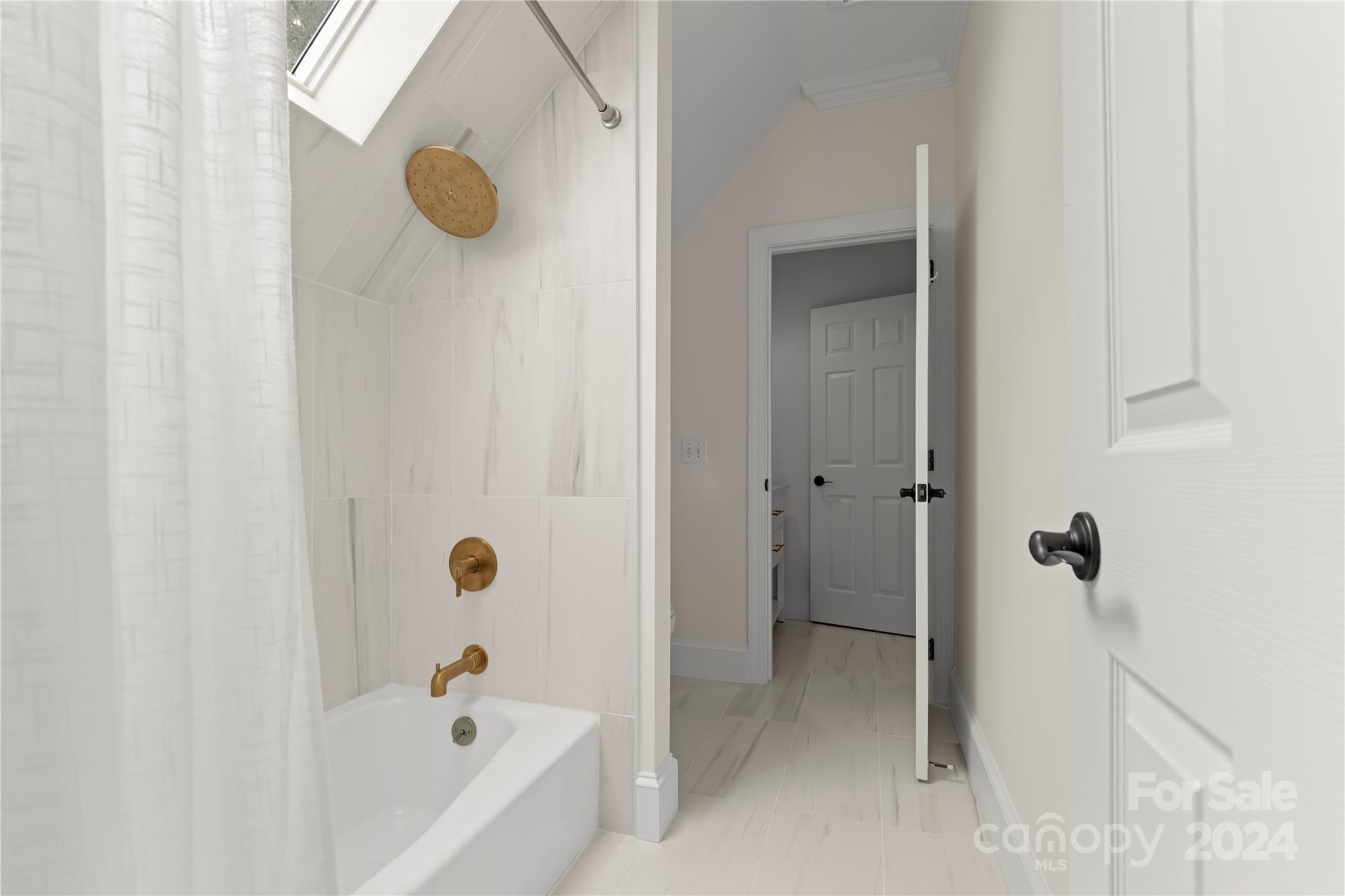 The Peninsula - Residential