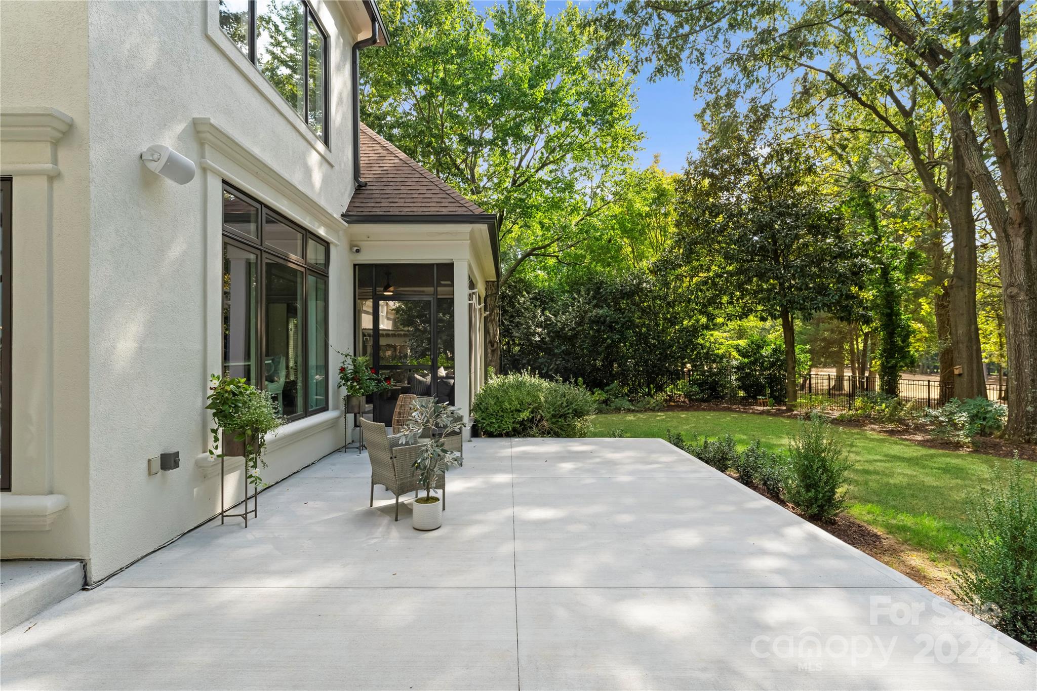 The Peninsula - Residential