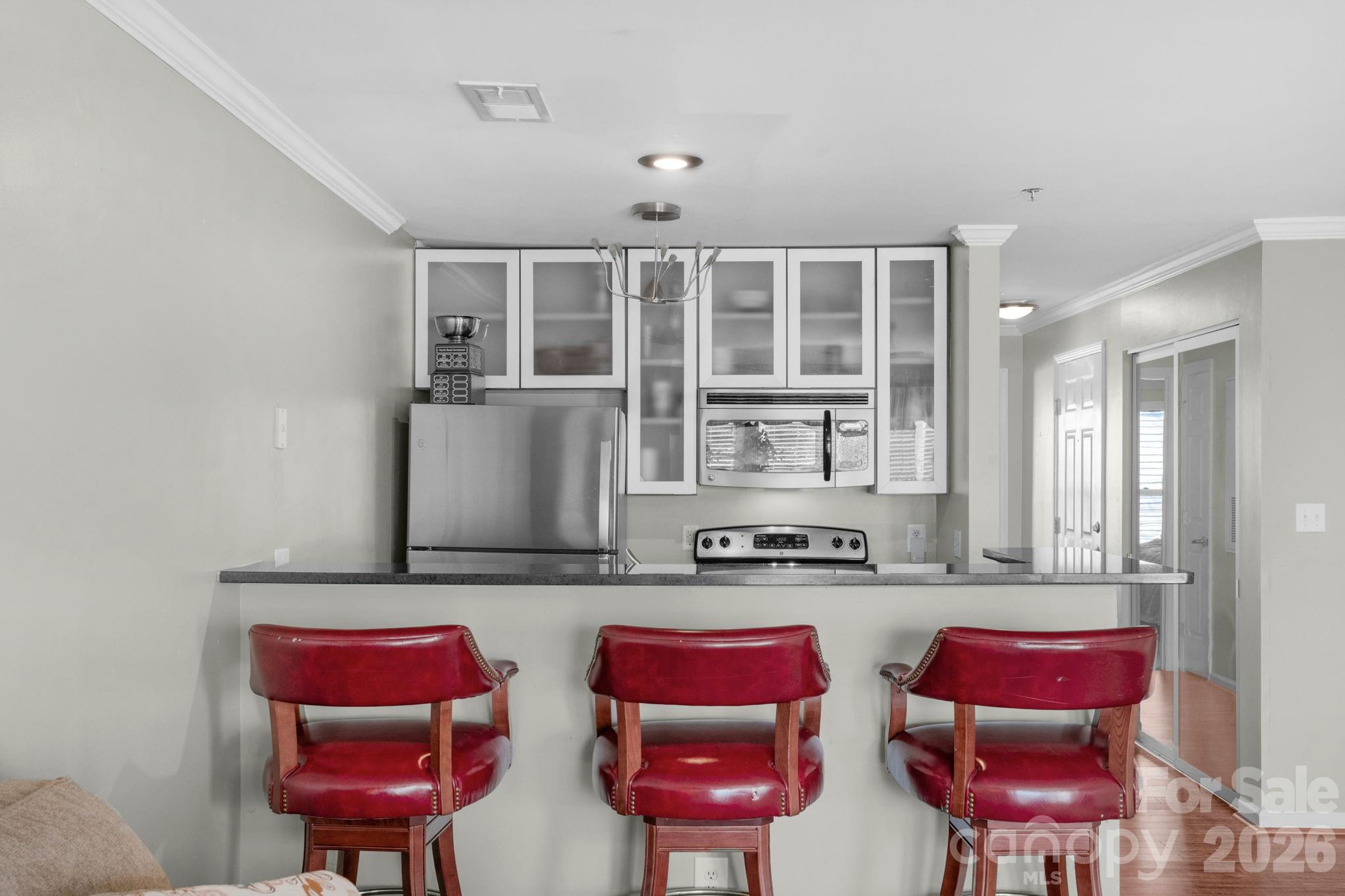 513 N Graham Street 2E