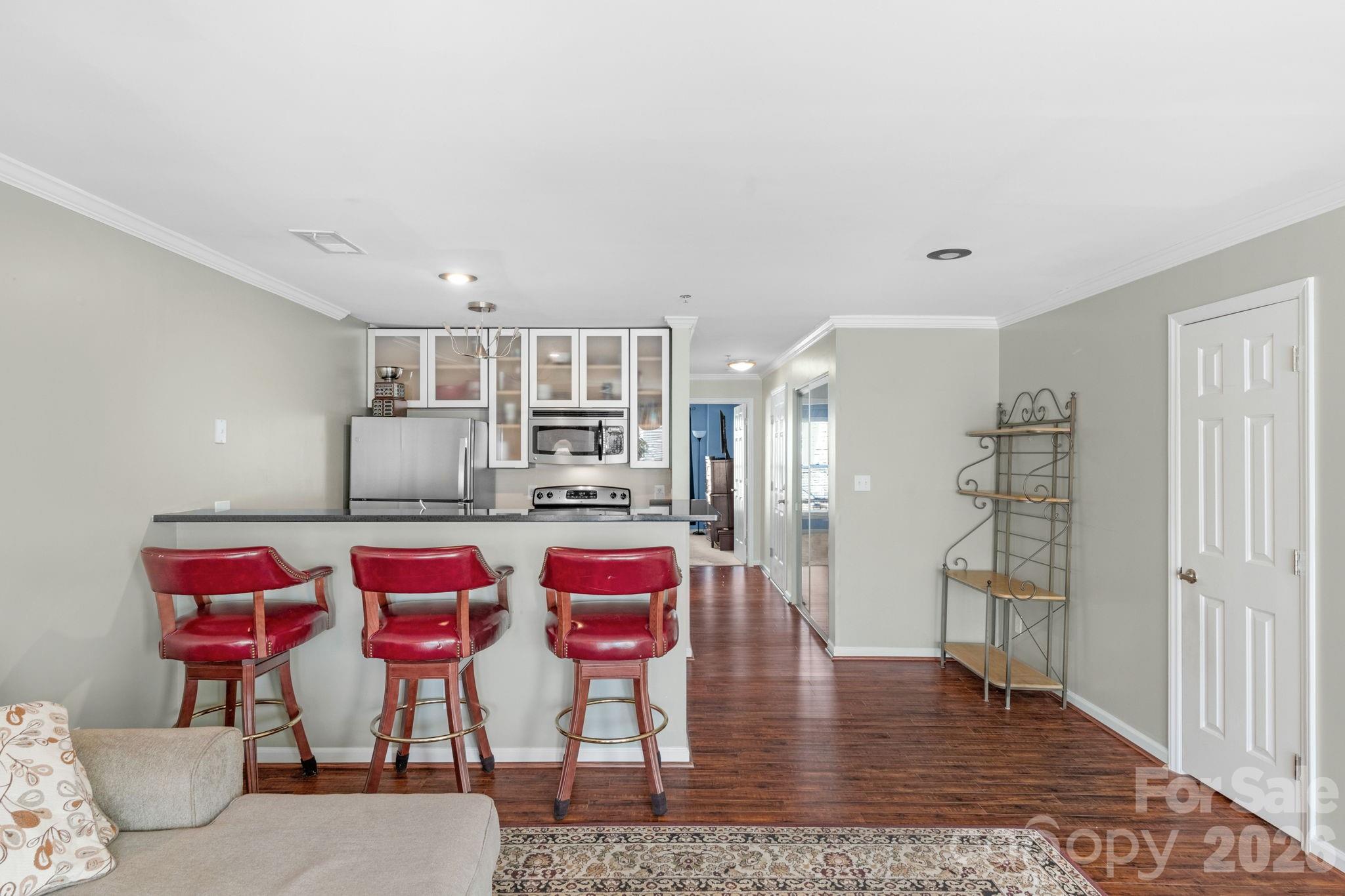 513 N Graham Street 2E