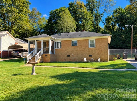 Photo of 4310 Dinglewood Avenue, Charlotte, NC 28205 (MLS # 4436414)