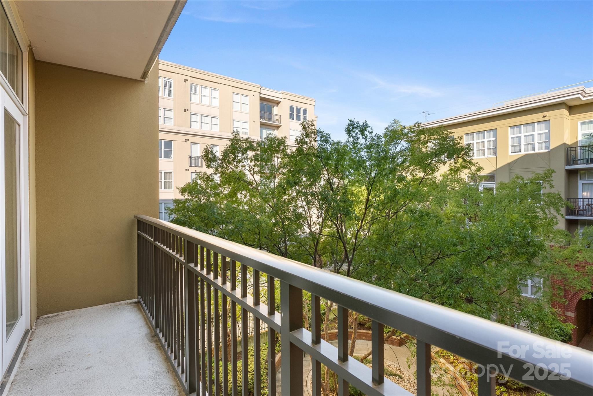 Charlotte, North Carolina 28203, United States, 2 Bedrooms Bedrooms, ,2 BathroomsBathrooms,Residential,Active,182529