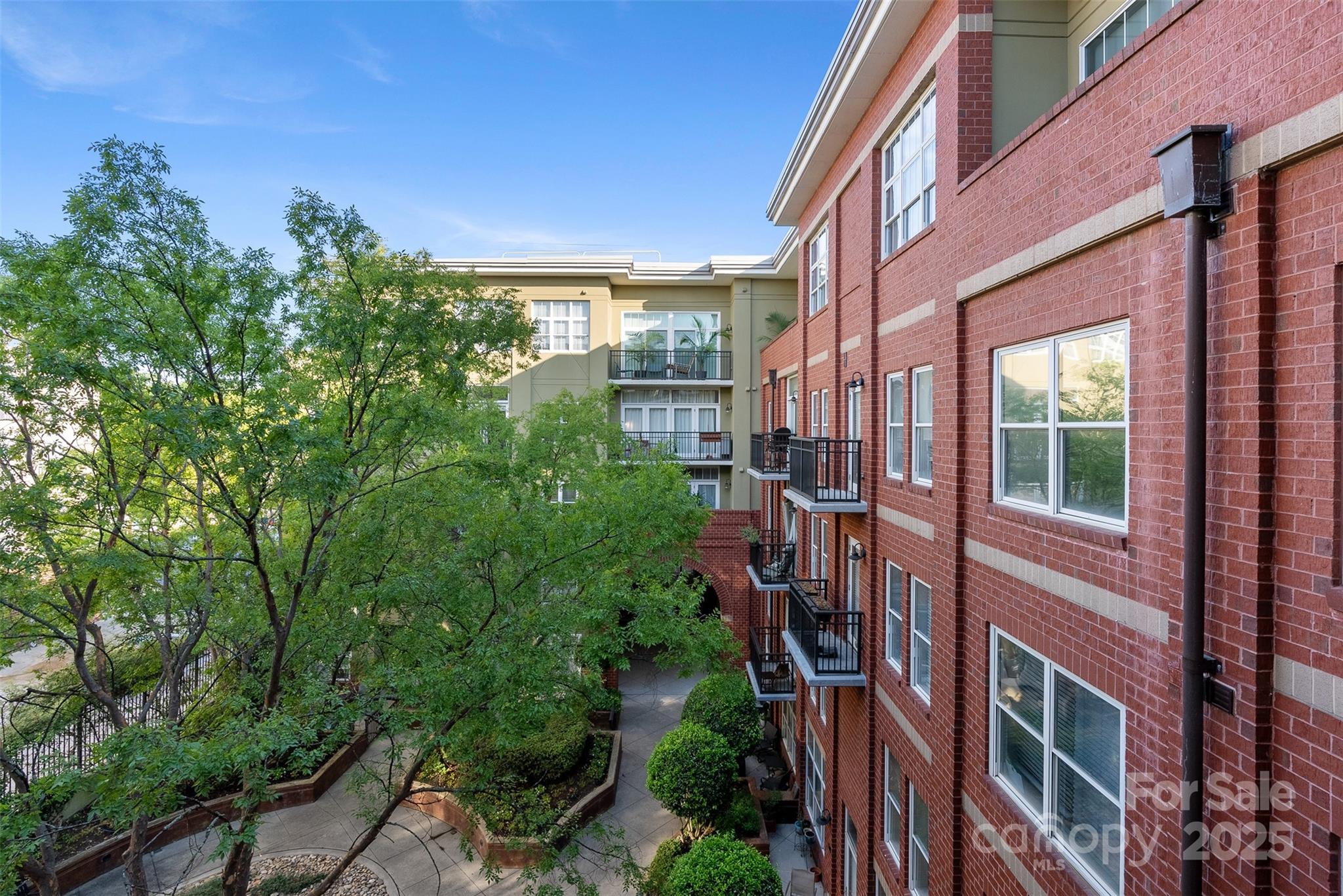 Charlotte, North Carolina 28203, United States, 2 Bedrooms Bedrooms, ,2 BathroomsBathrooms,Residential,Active,182529