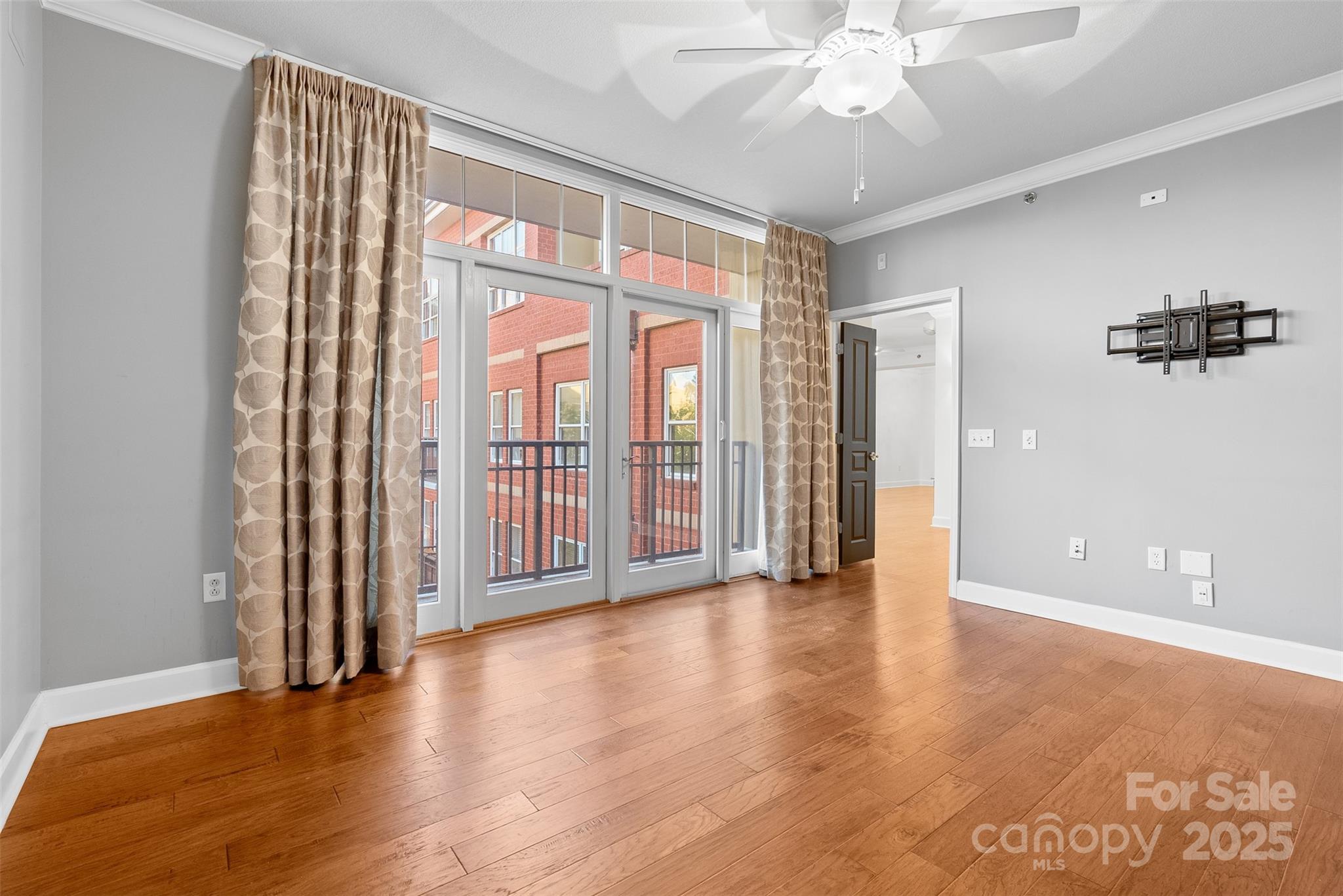 Charlotte, North Carolina 28203, United States, 2 Bedrooms Bedrooms, ,2 BathroomsBathrooms,Residential,Active,182529