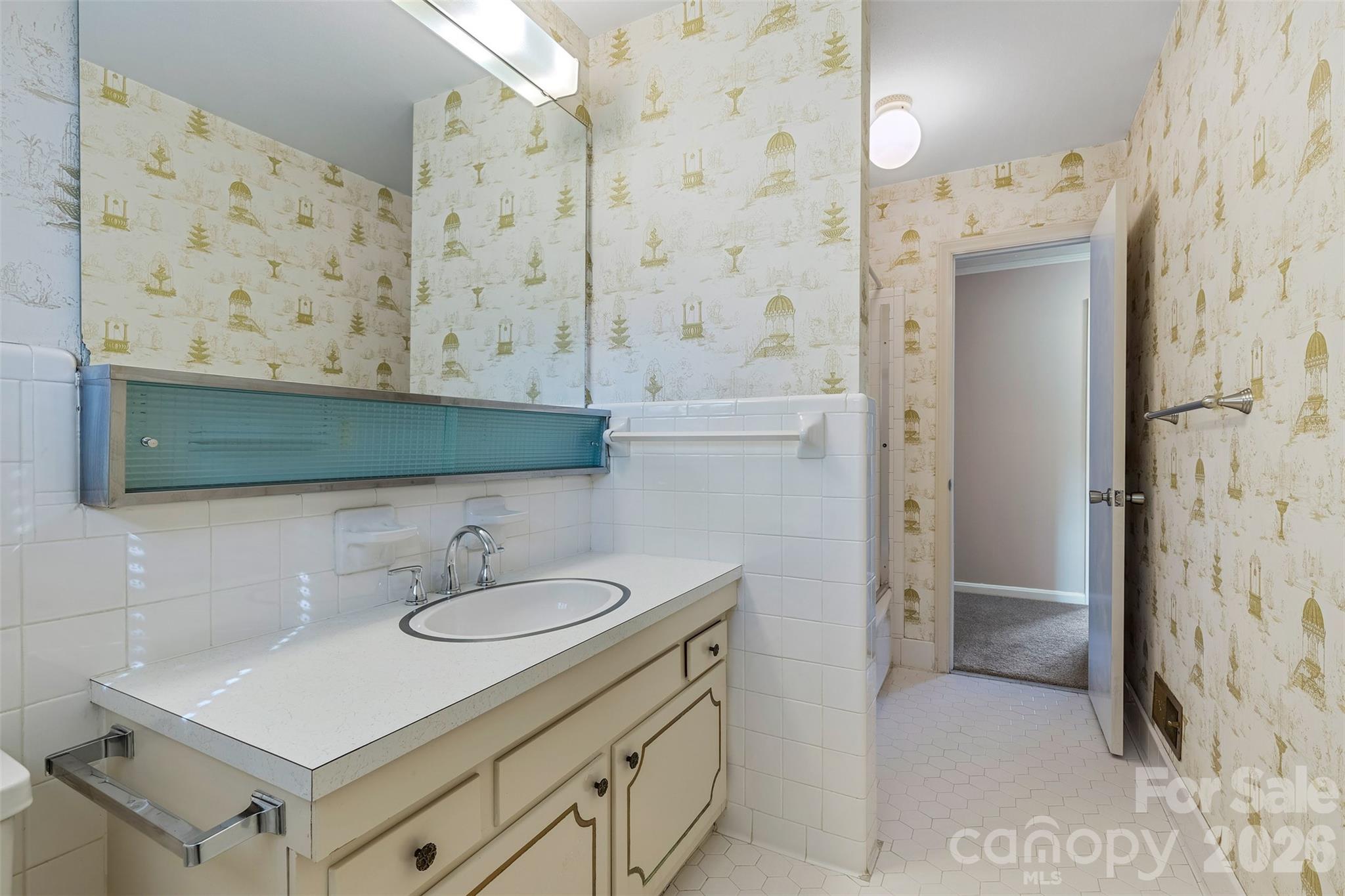 Country Club Estates - Residential