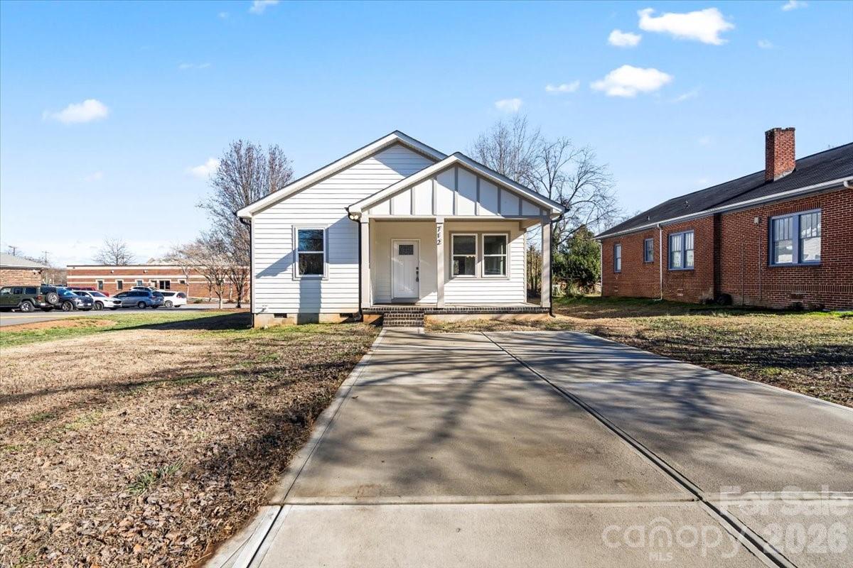 712 N Washington Street