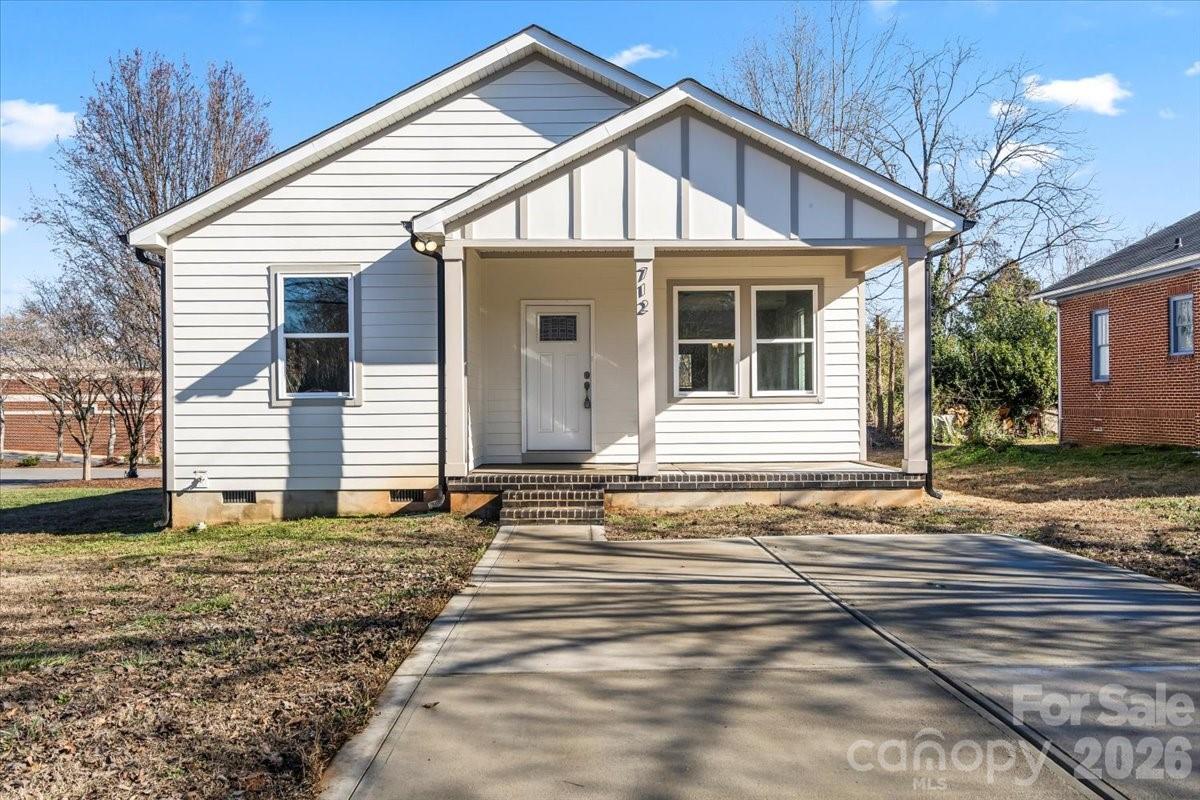 712 N Washington Street