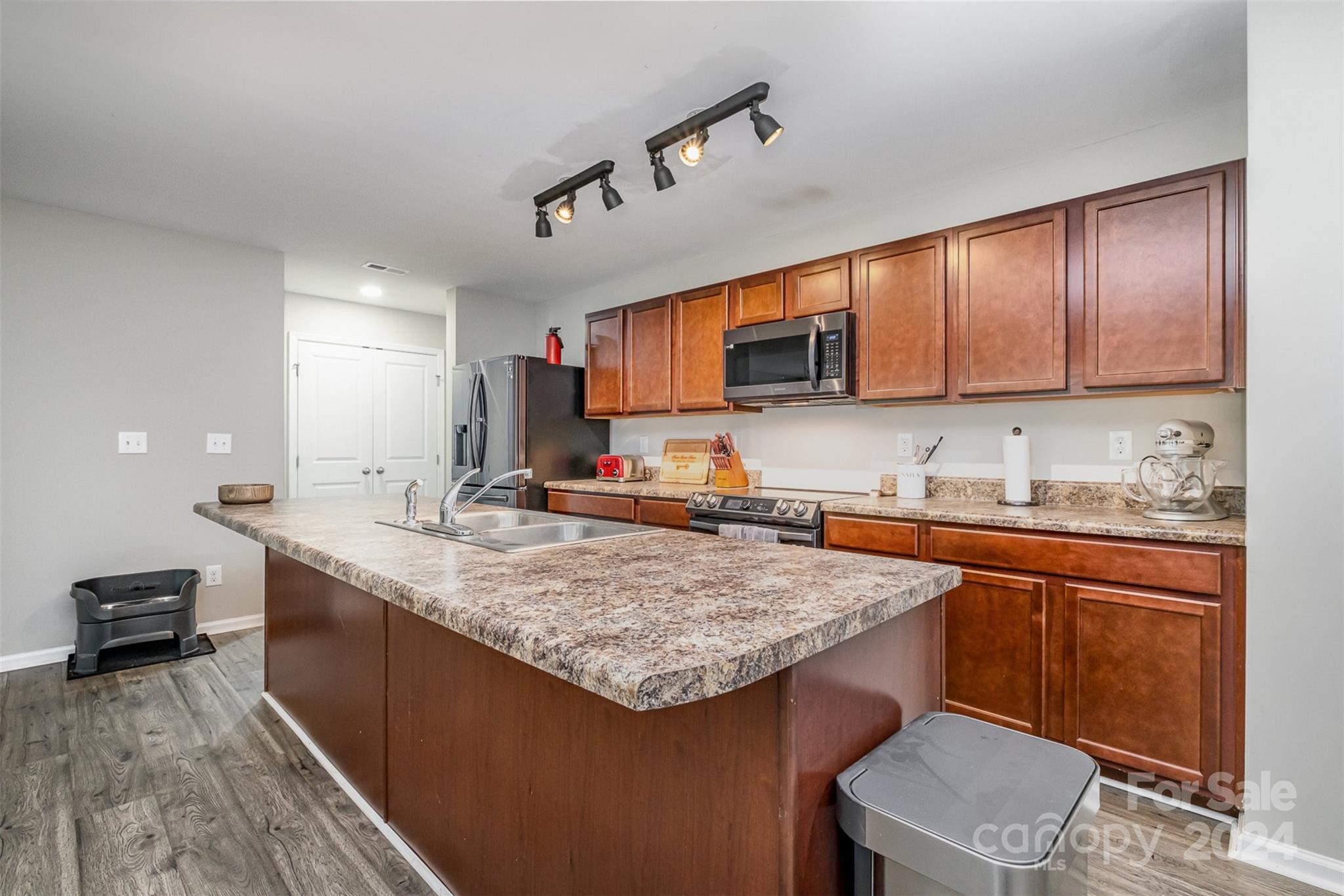 Independence Woods - Residential