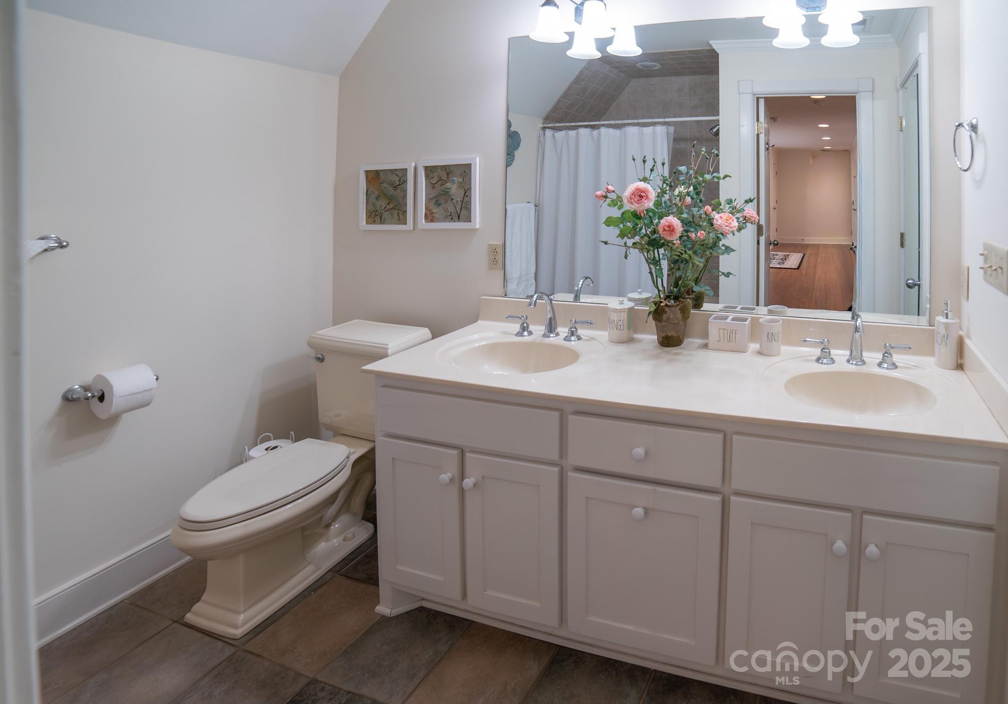 Morganton, North Carolina 28655, United States, 5 Bedrooms Bedrooms, ,5 BathroomsBathrooms,Residential,Active,222446