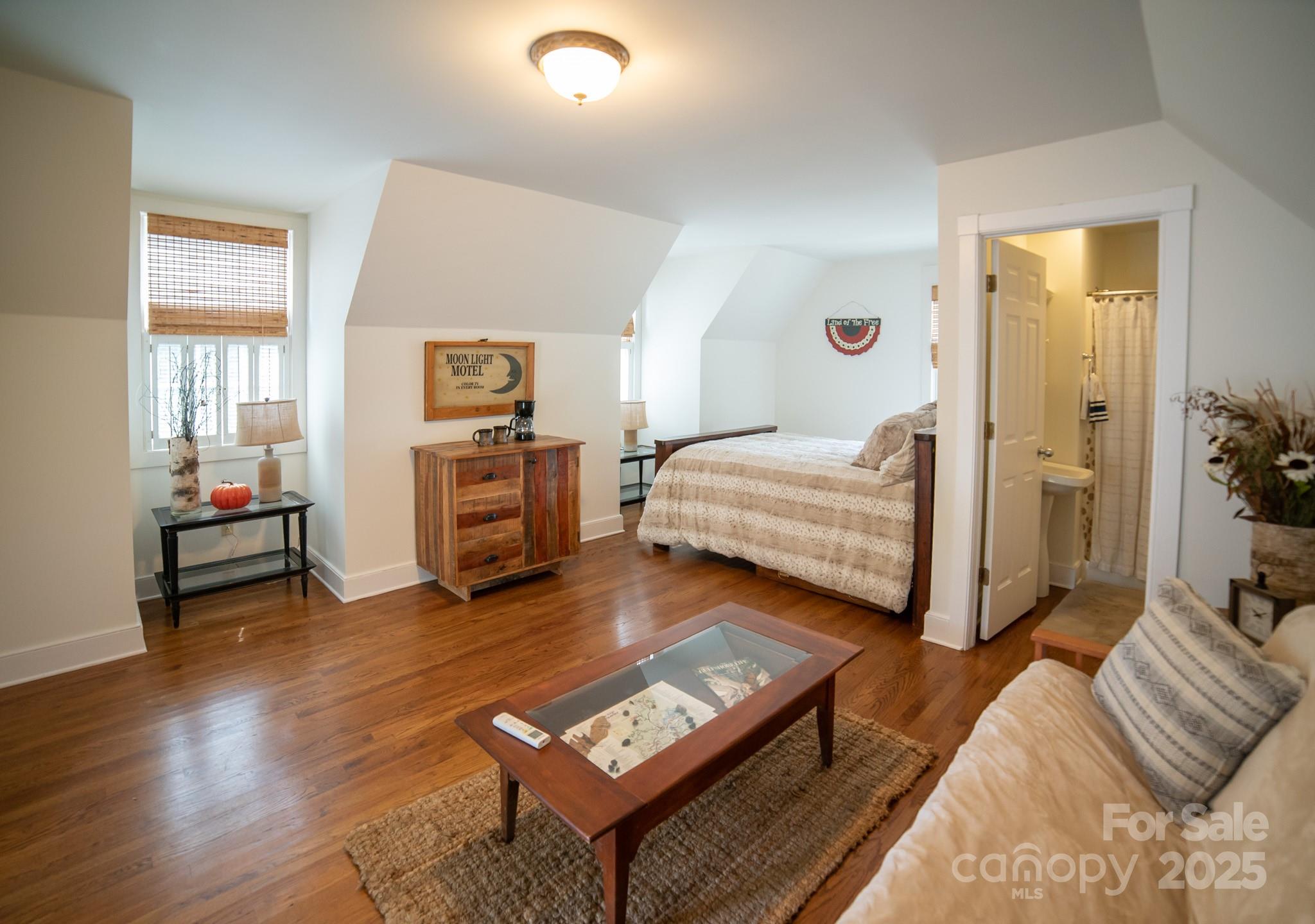 Morganton, North Carolina 28655, United States, 5 Bedrooms Bedrooms, ,5 BathroomsBathrooms,Residential,Active,222446