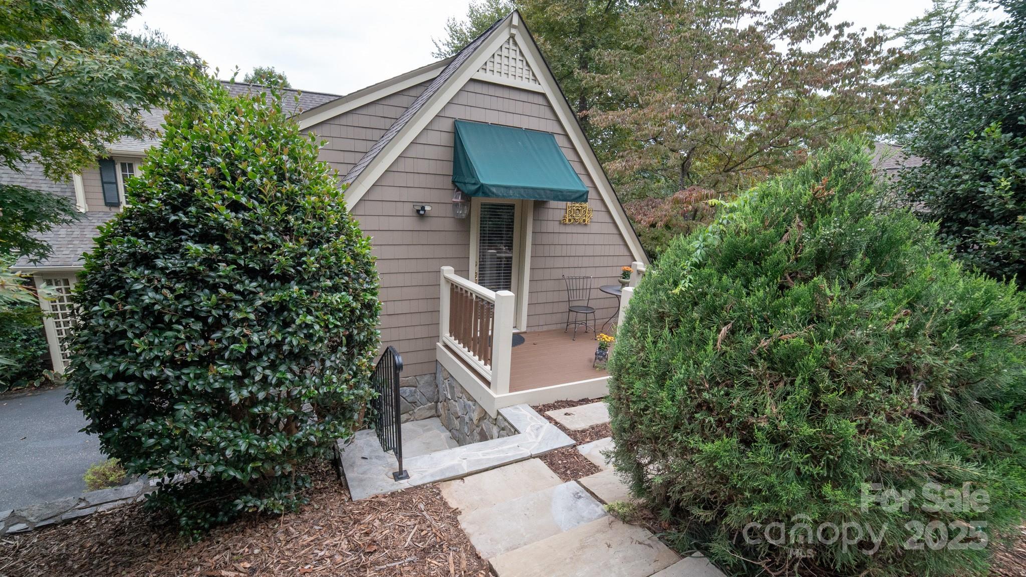 Morganton, North Carolina 28655, United States, 5 Bedrooms Bedrooms, ,5 BathroomsBathrooms,Residential,Active,222446