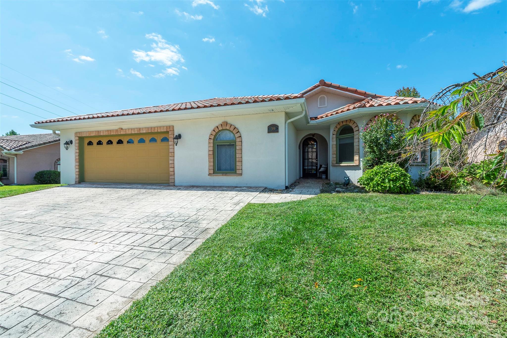 39 Pacifico Drive