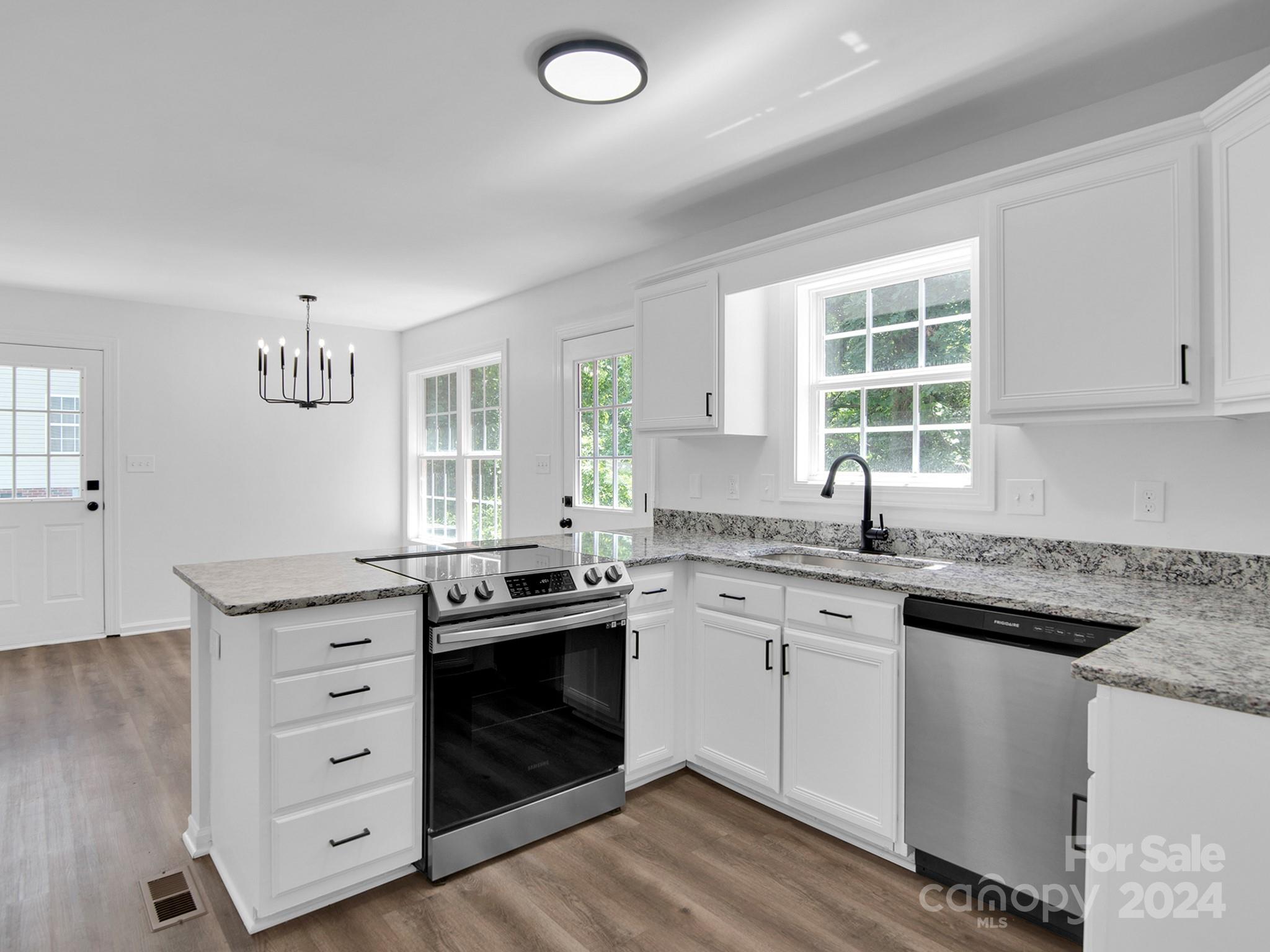 Ragin Estates - Residential