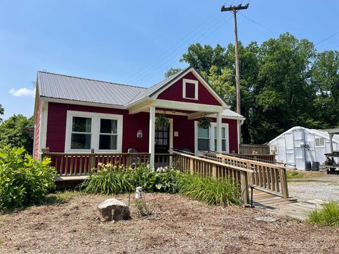 Single Family Residence in Morganton NC 905 Carbon City Road.jpg