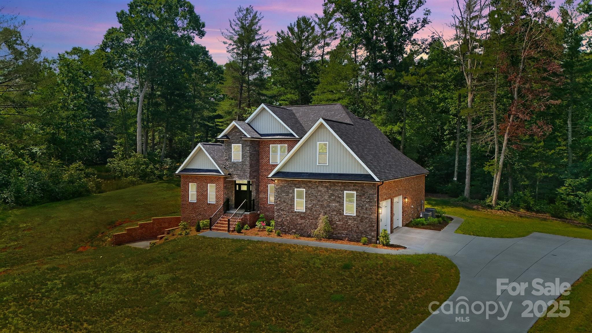 5943 Vintage Court