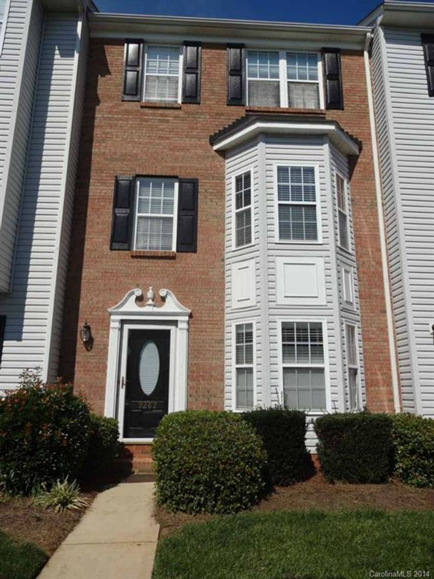 3 story townhome in Oakhurst!! 3 bedroom, 3.5 bath! Open kitchen with dining area and great room on main level with french doors open to the back deck. Upper level holds the master and 2nd bedroom, each with their own private bath. The entry way on the lower level hosts an additional bedroom, full bath.