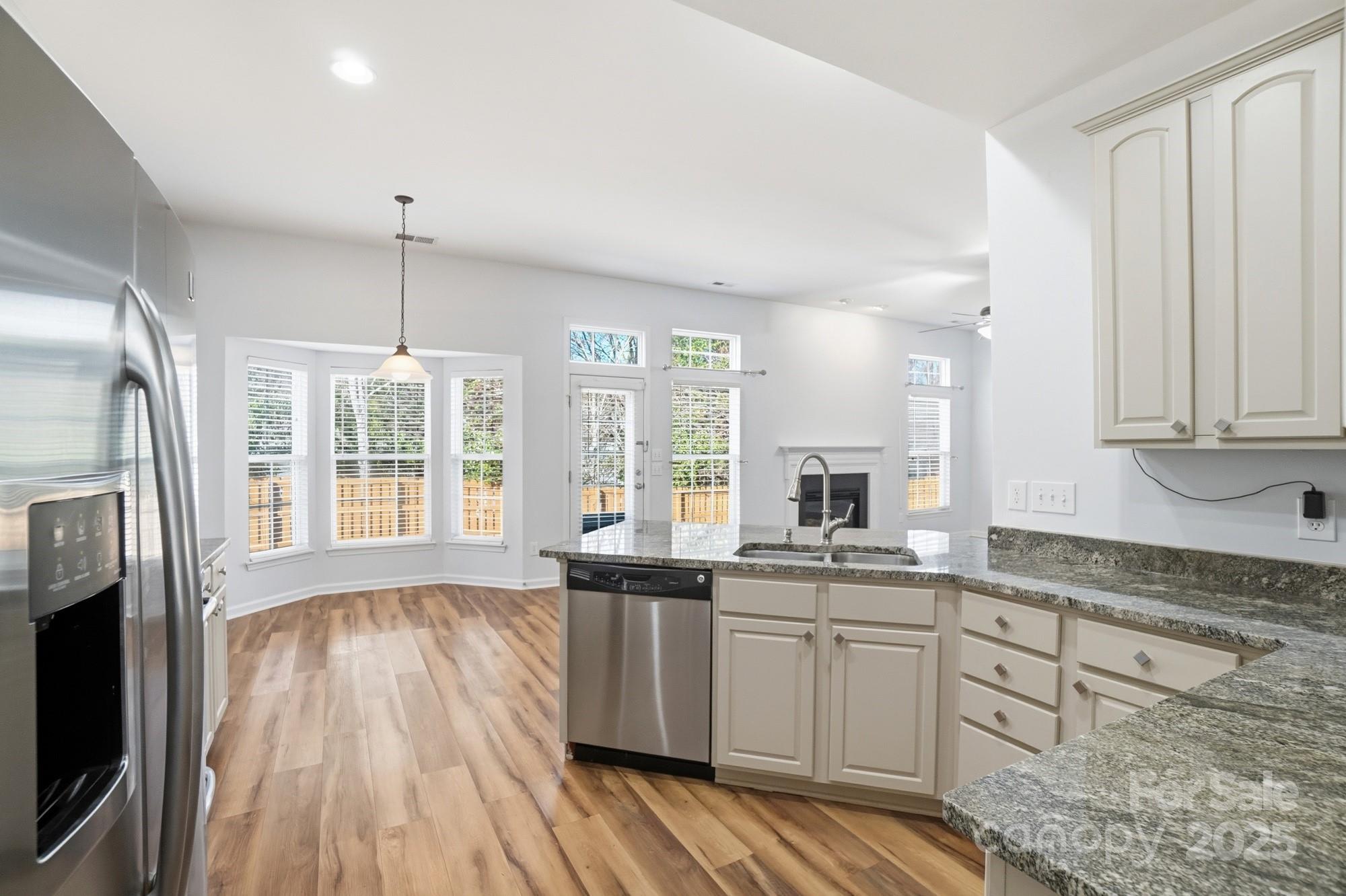 Autumn Cove at Lake Wylie - Residential