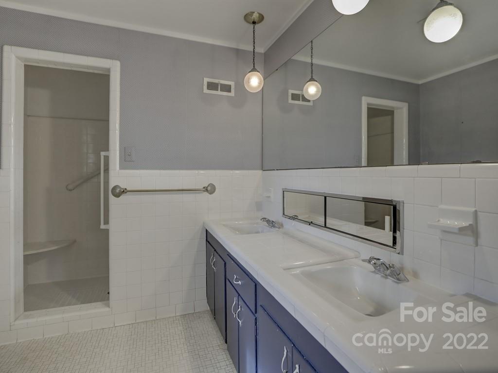 Lansdowne - Residential