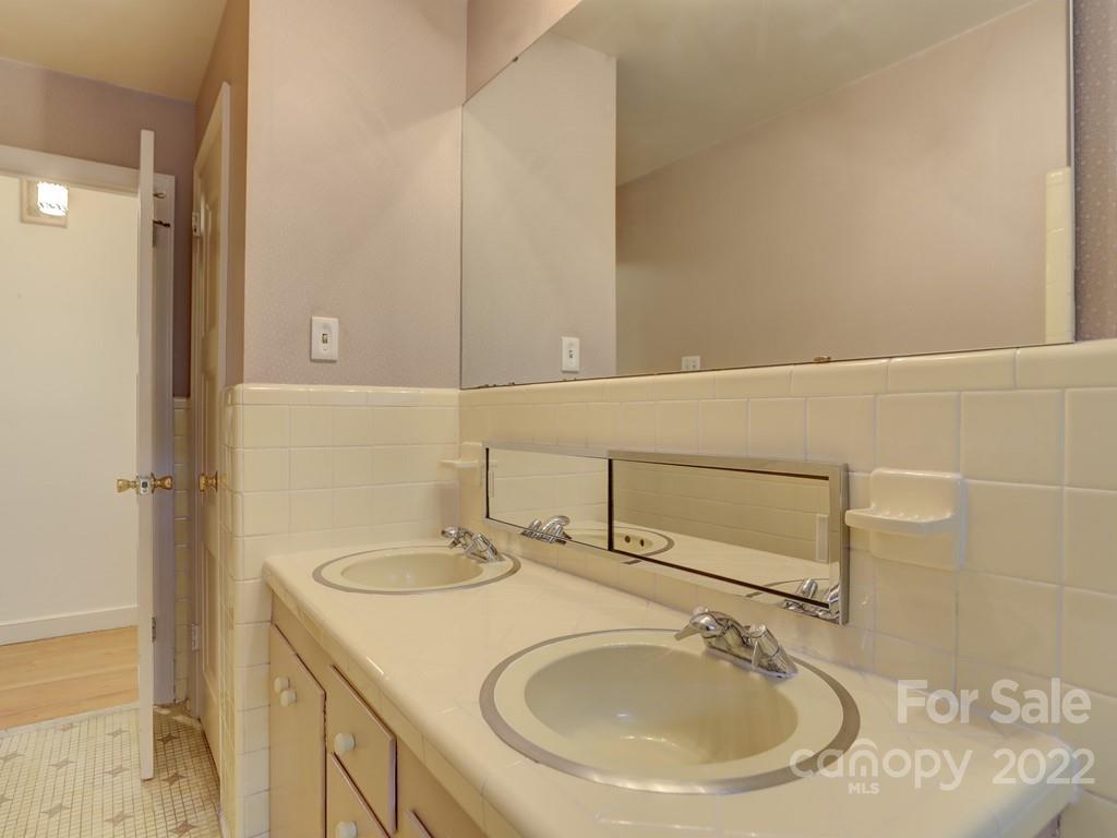 Lansdowne - Residential