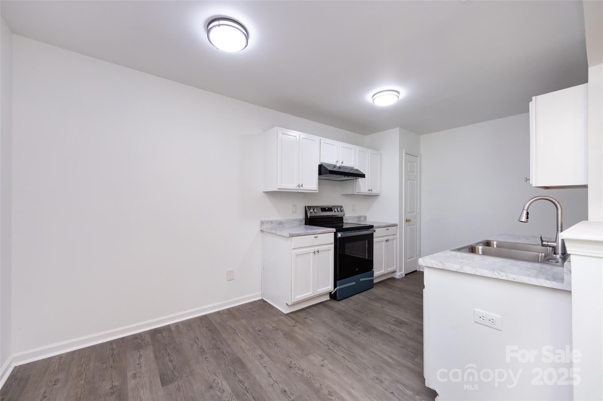 5343 Esther Lane