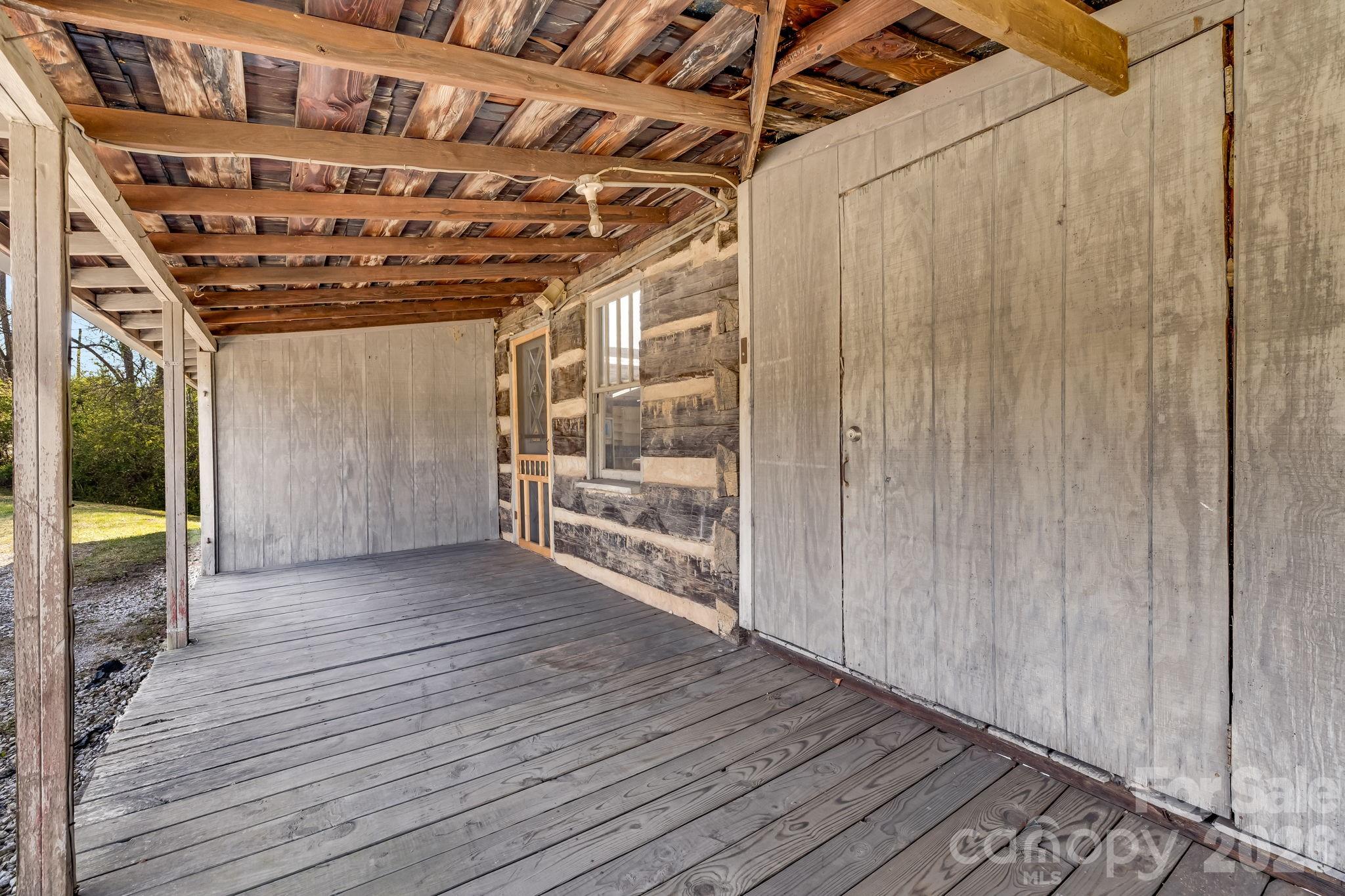 2172 Smokey Park Highway