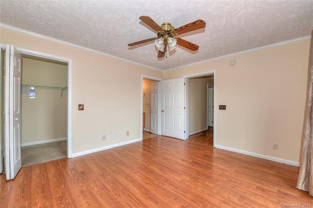 Hawk Mountain - Residential