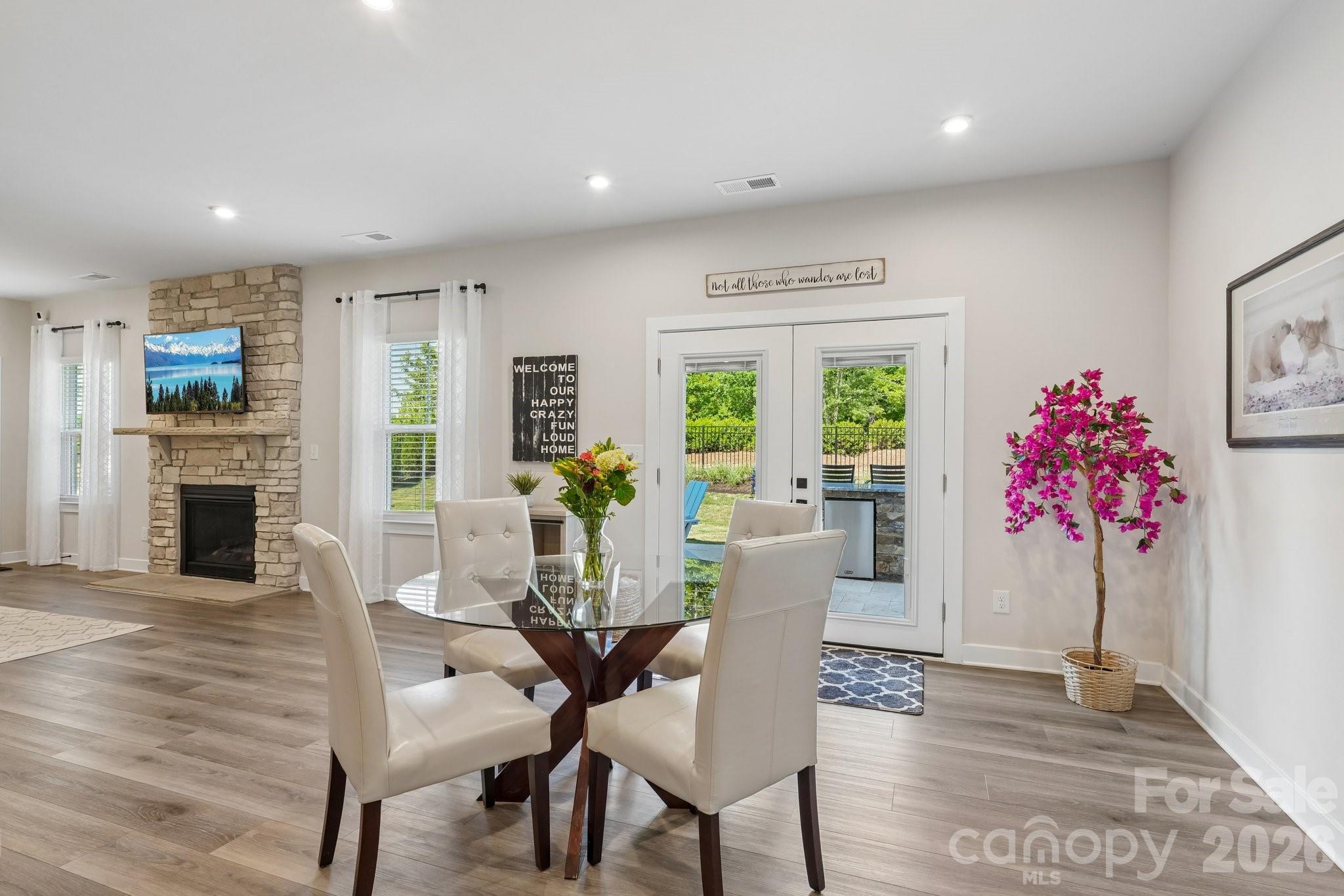 SPRINGSHIRE CREEK - Residential