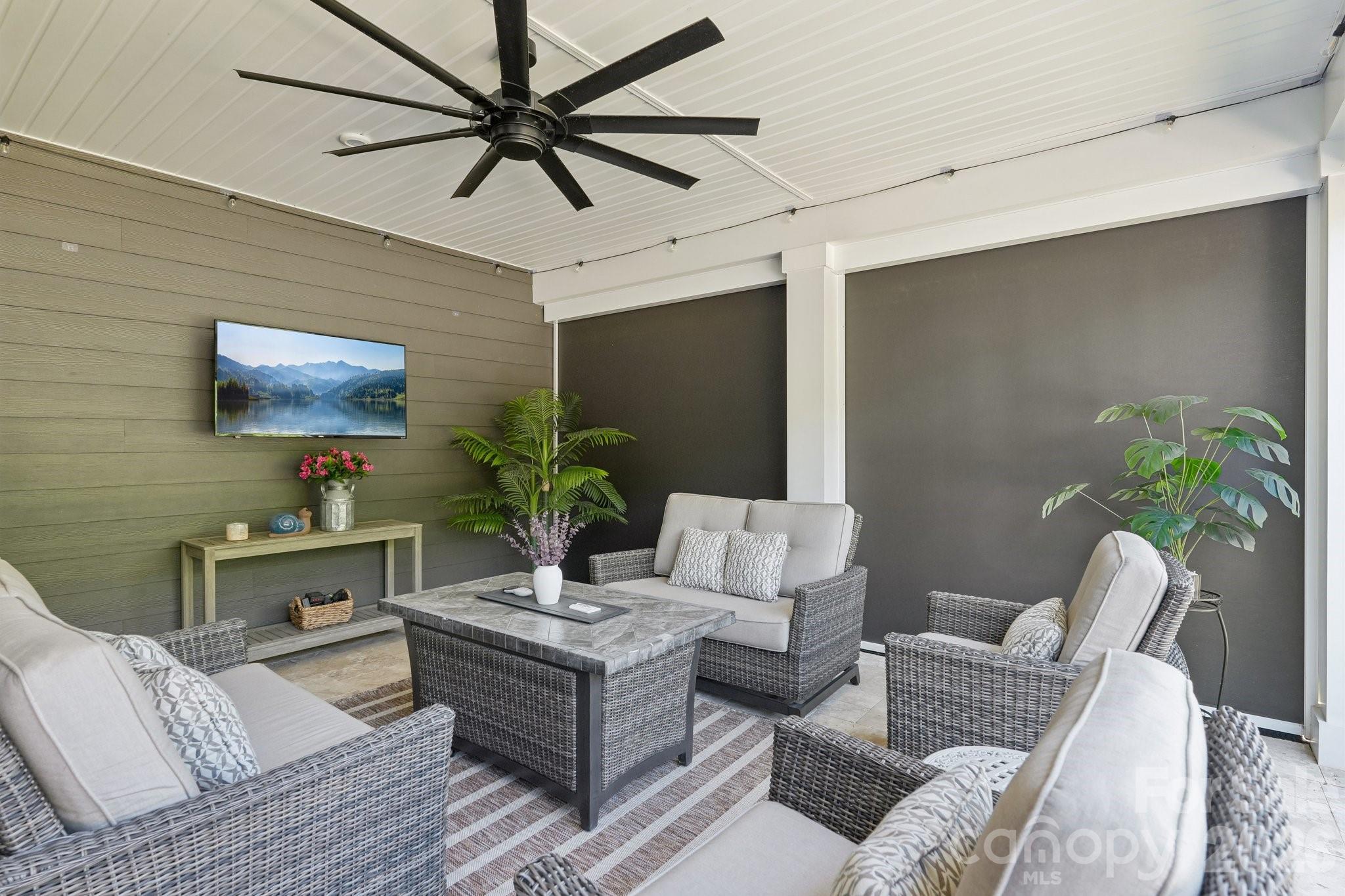 SPRINGSHIRE CREEK - Residential