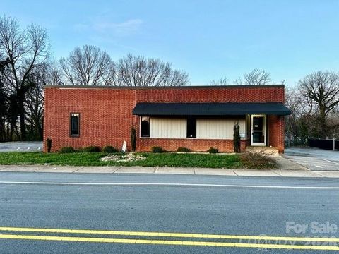 706 Main Avenue NW Hickory NC 28601