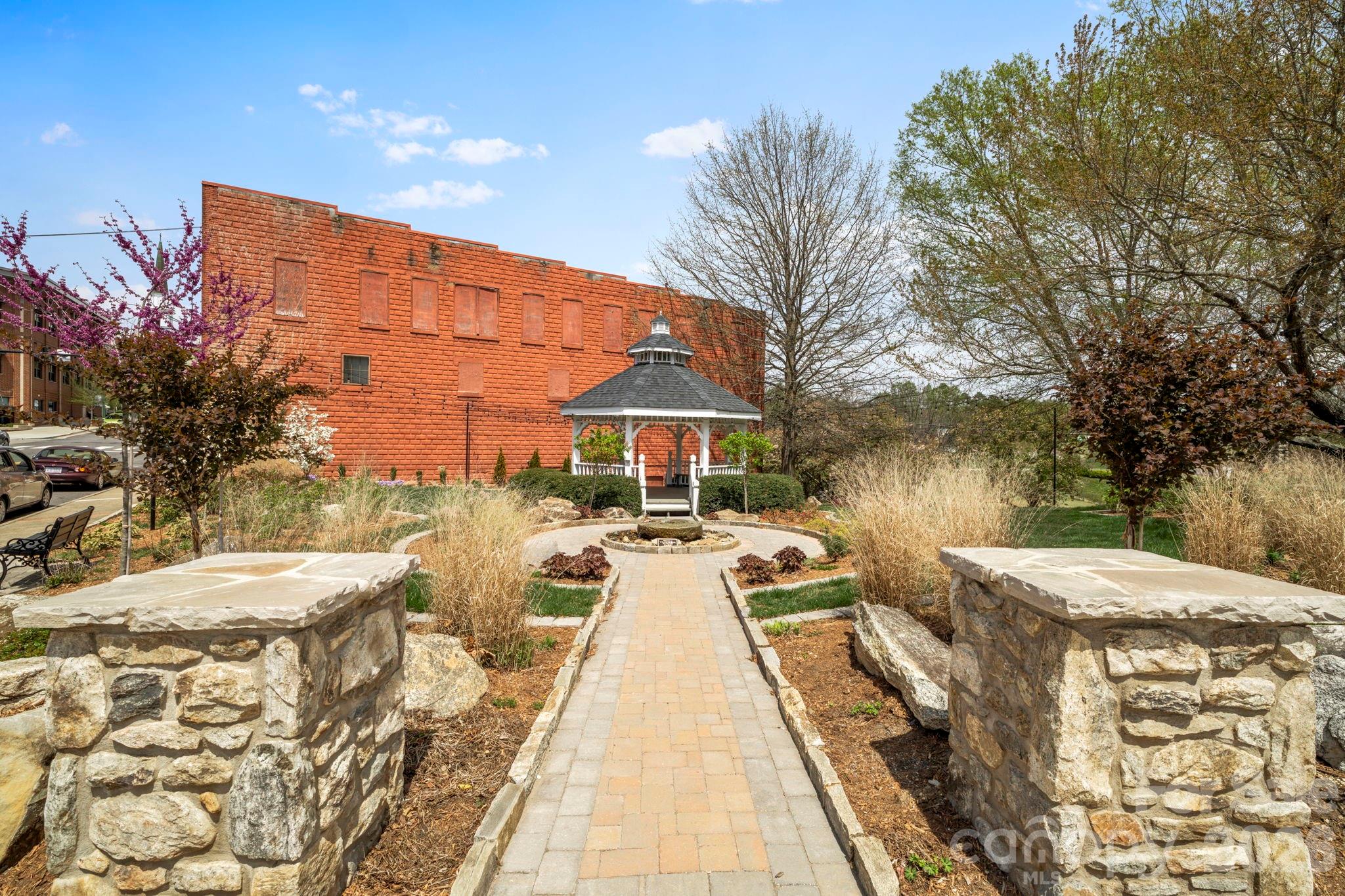 Hickory Ridge - Residential