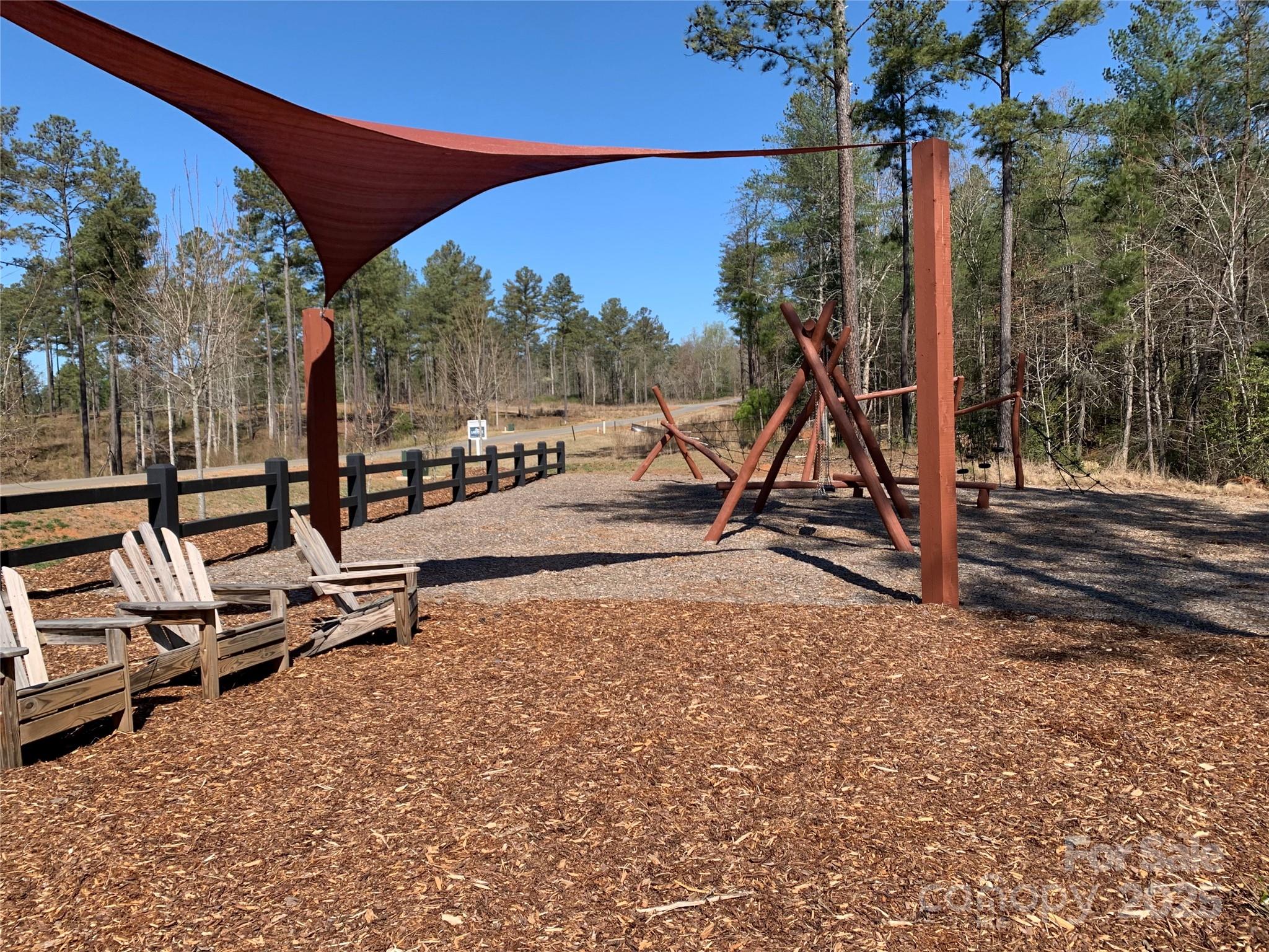 The Waterfront Club - Land