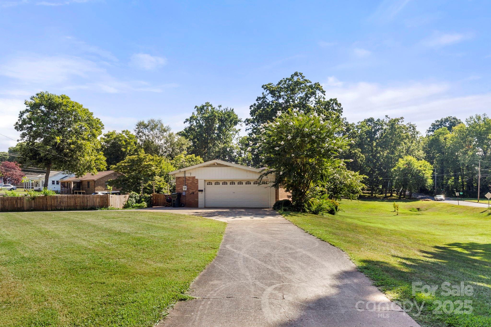 701 Woodside Drive 44
