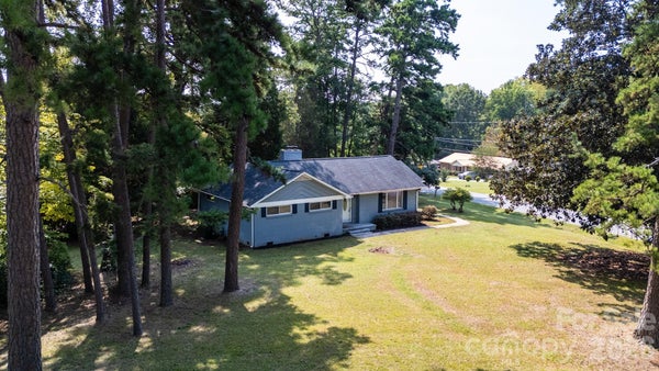 6414 ELMWOOD CIR, CHARLOTTE, NC 28214 - Image 2420f727aa6dce04ffff1d0187ec00c0/1813088841