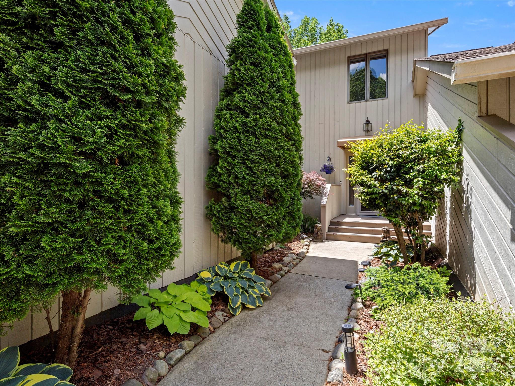 118 Cloverleaf Lane