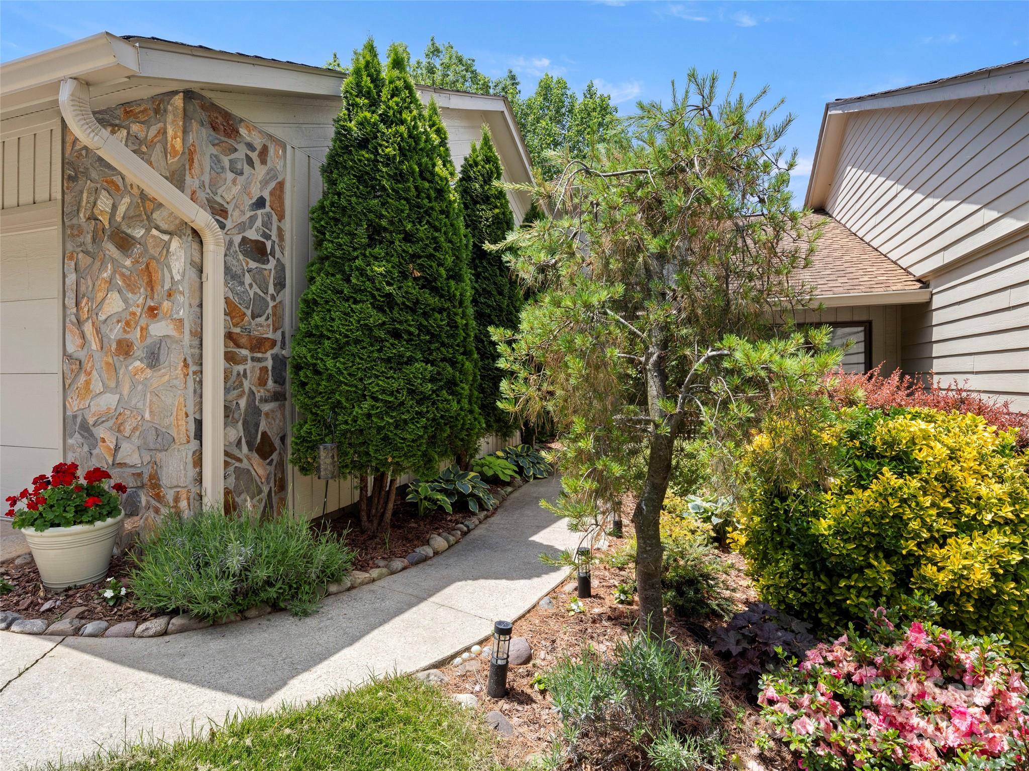 118 Cloverleaf Lane